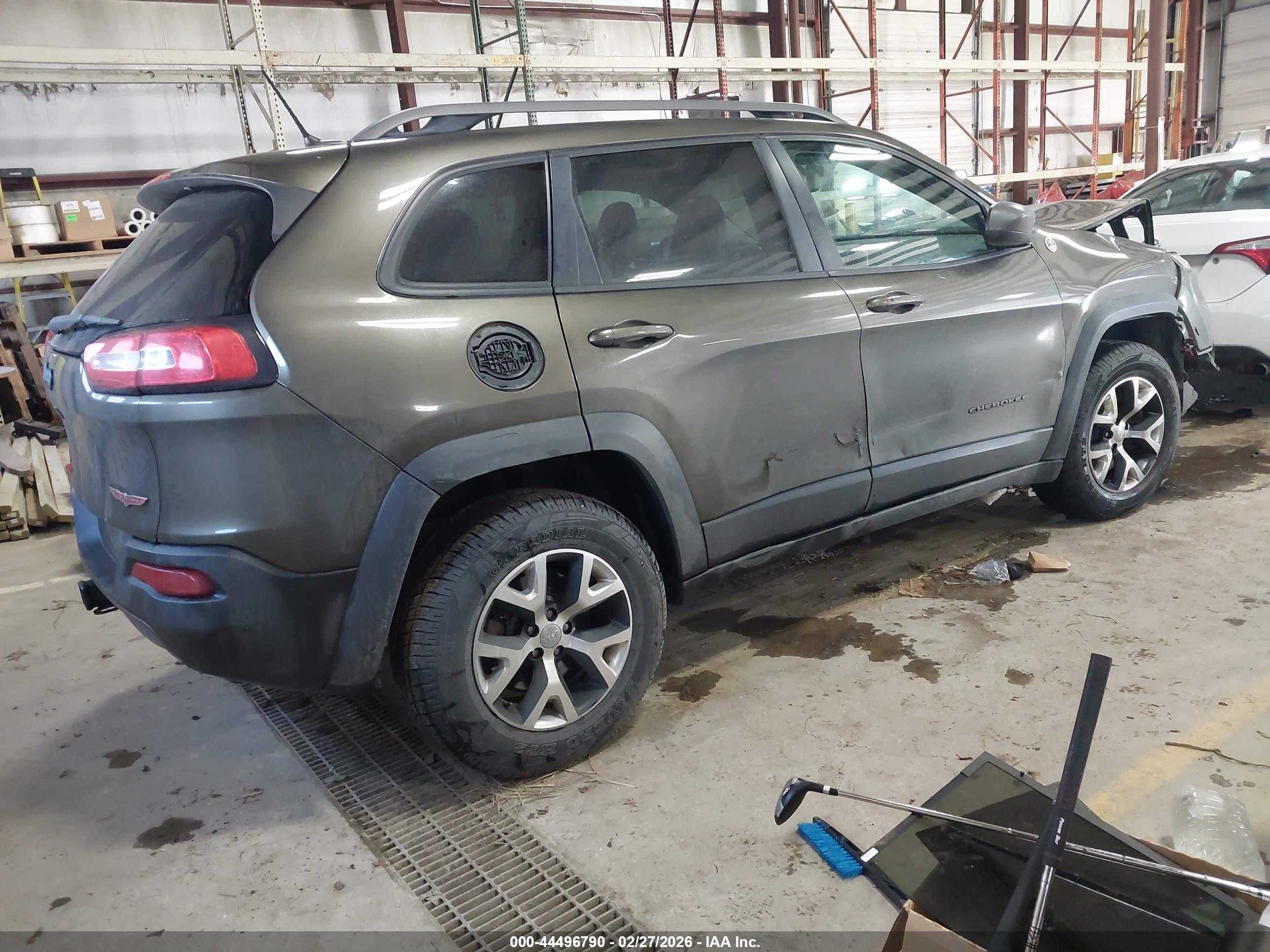 JEEP CHEROKEE image 4