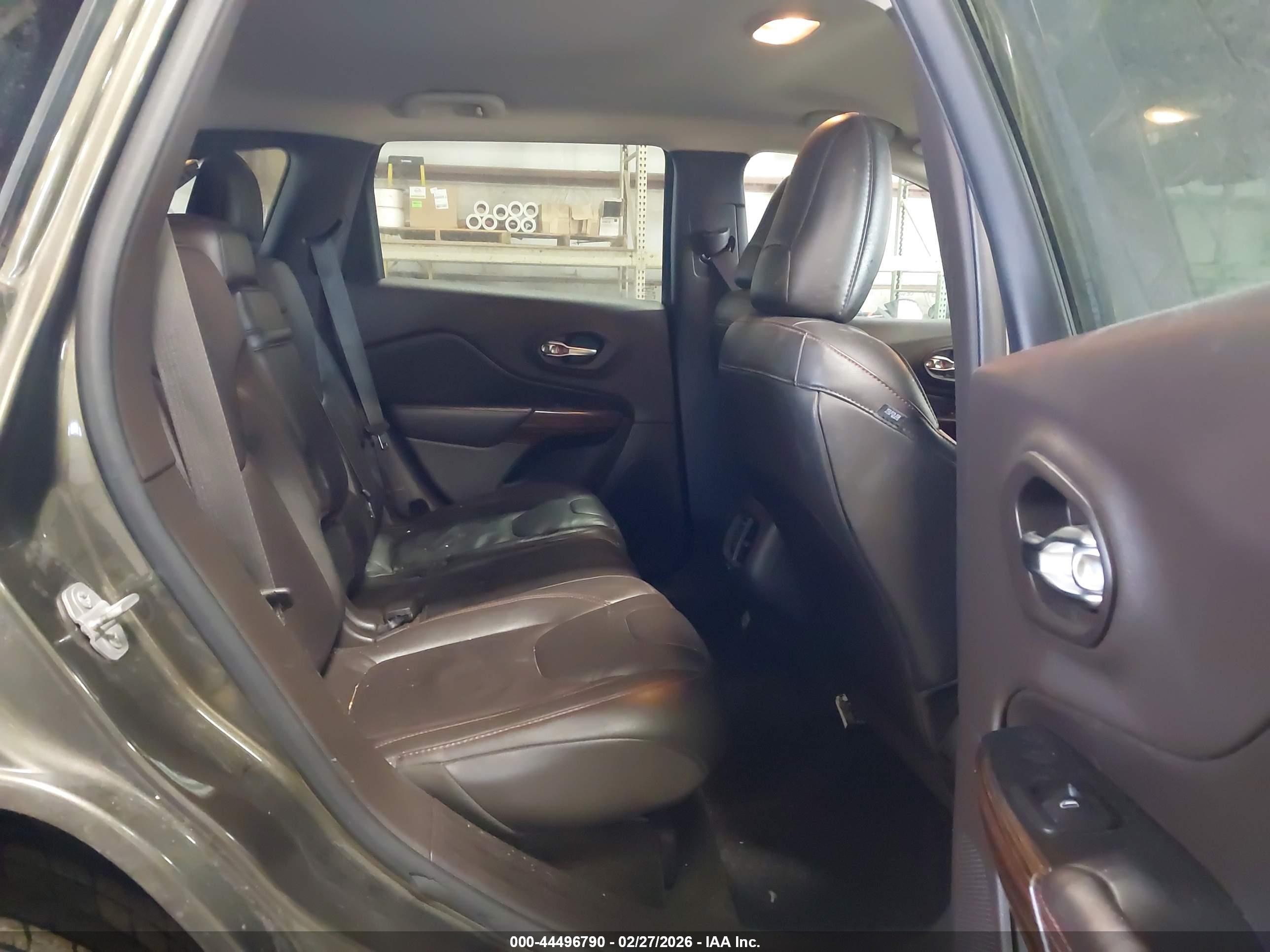 JEEP CHEROKEE image 8