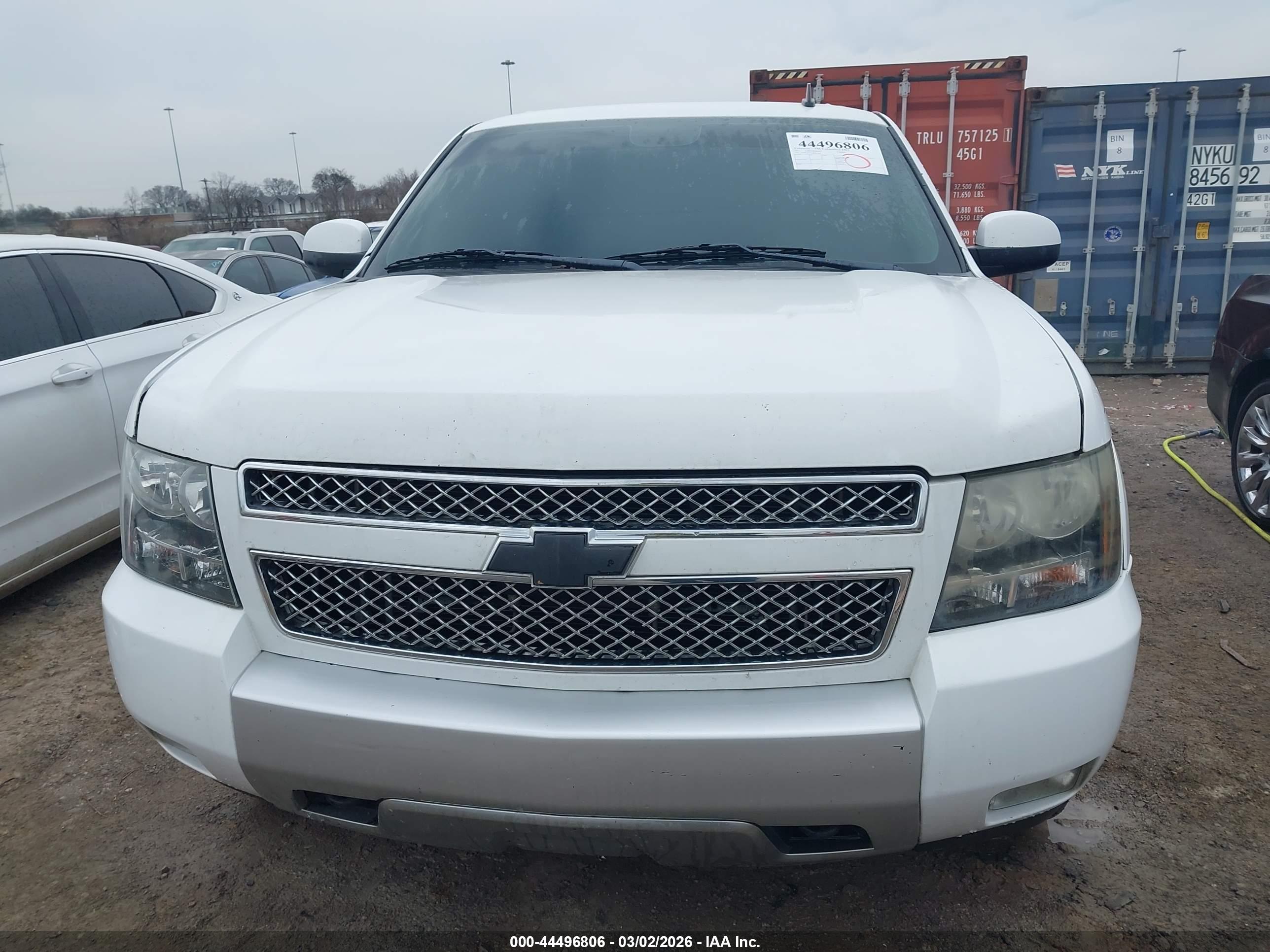 CHEVROLET TAHOE image 6