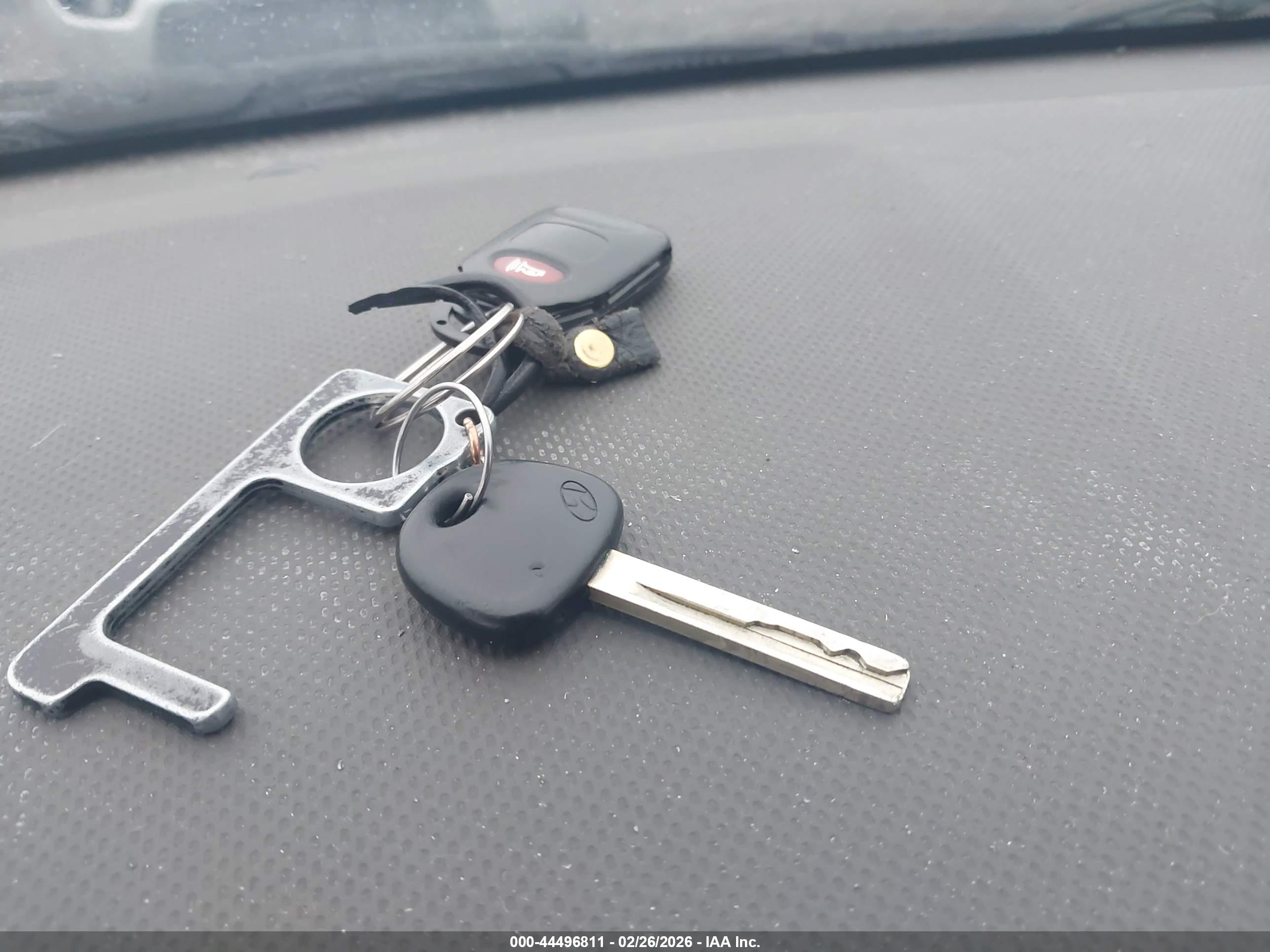 HYUNDAI ACCENT image 11