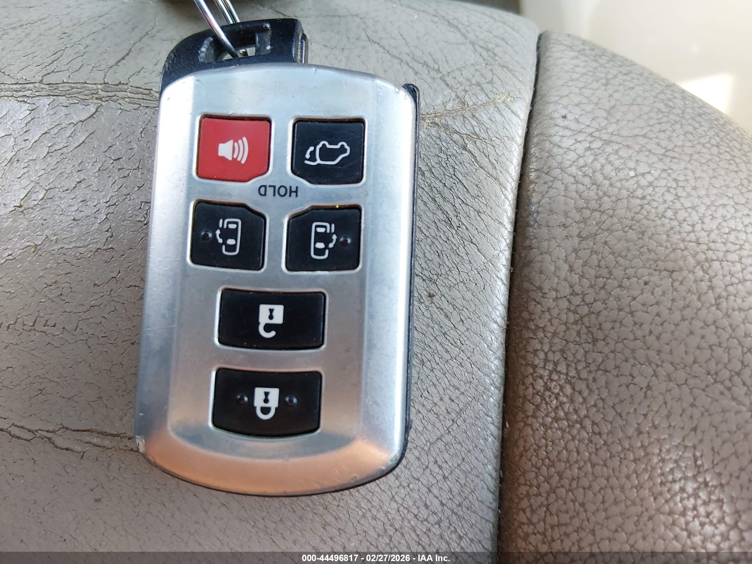 TOYOTA SIENNA image 11