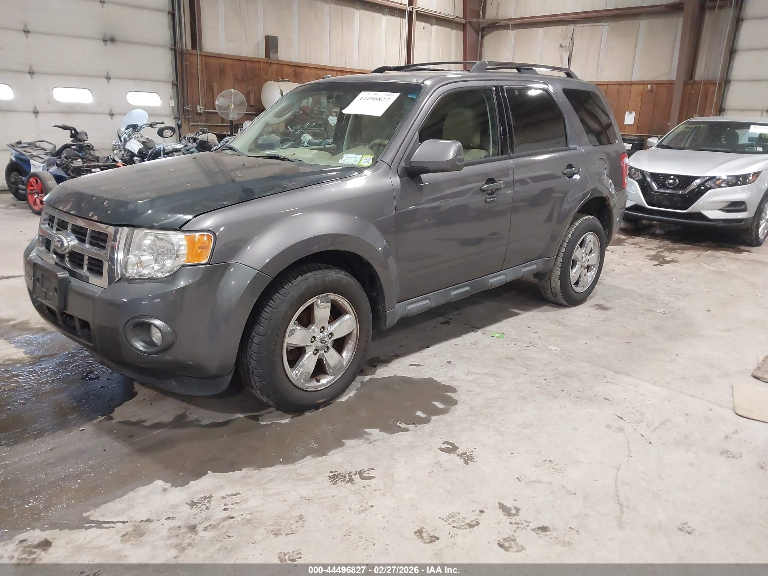 FORD ESCAPE image 2