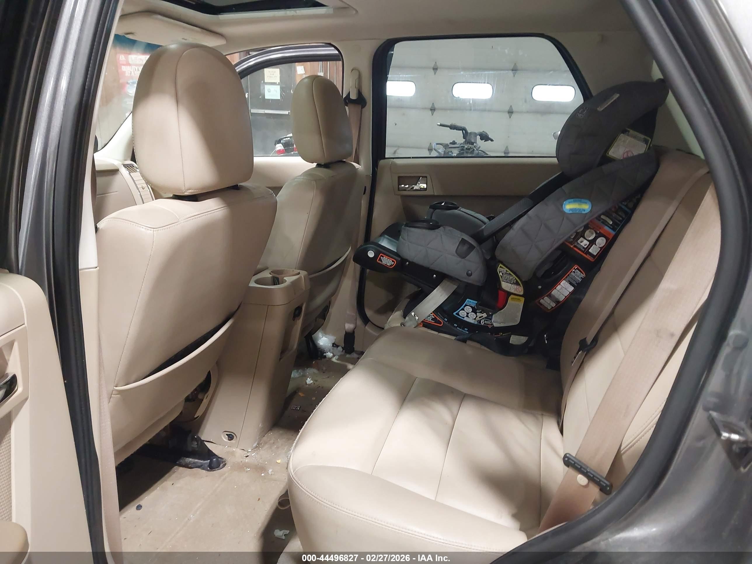FORD ESCAPE image 8