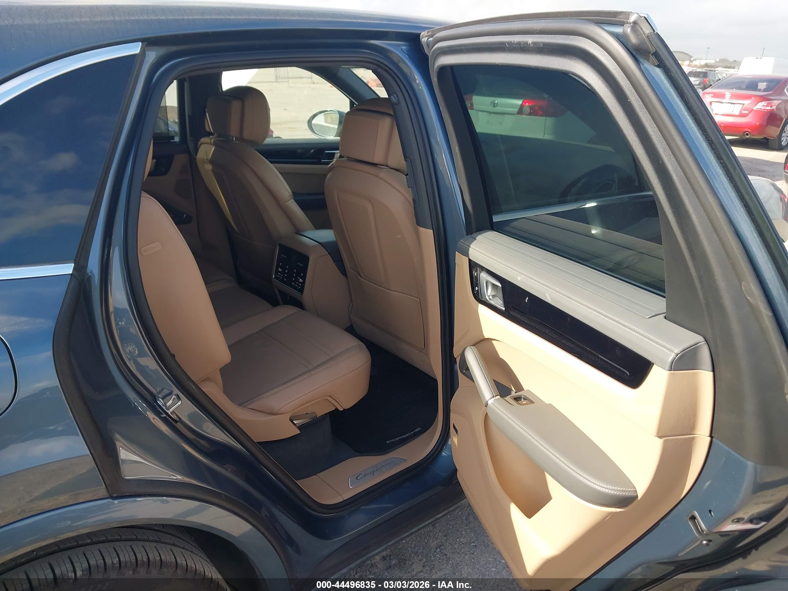 PORSCHE CAYENNE image 8