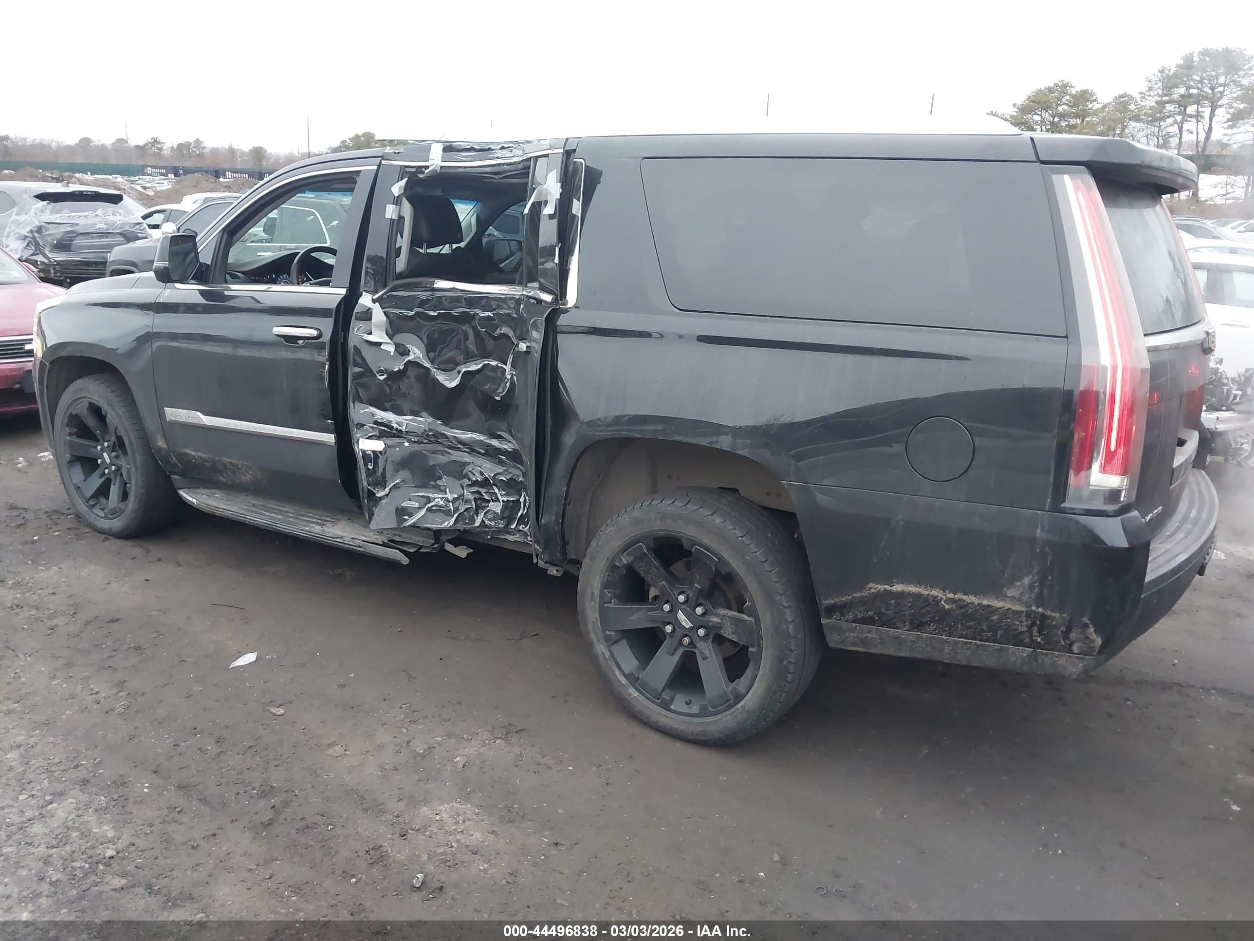CADILLAC ESCALADE image 3
