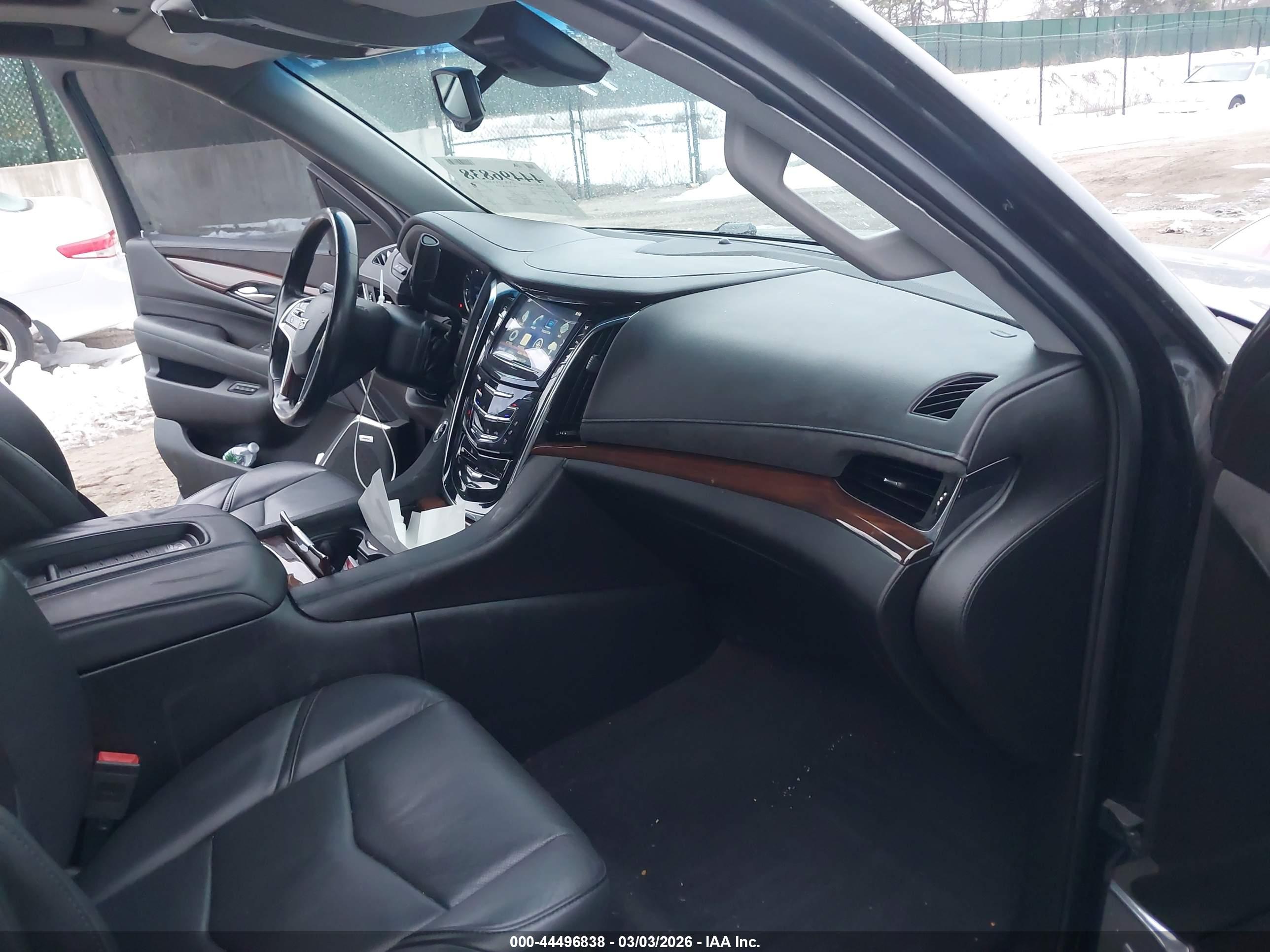 CADILLAC ESCALADE image 5