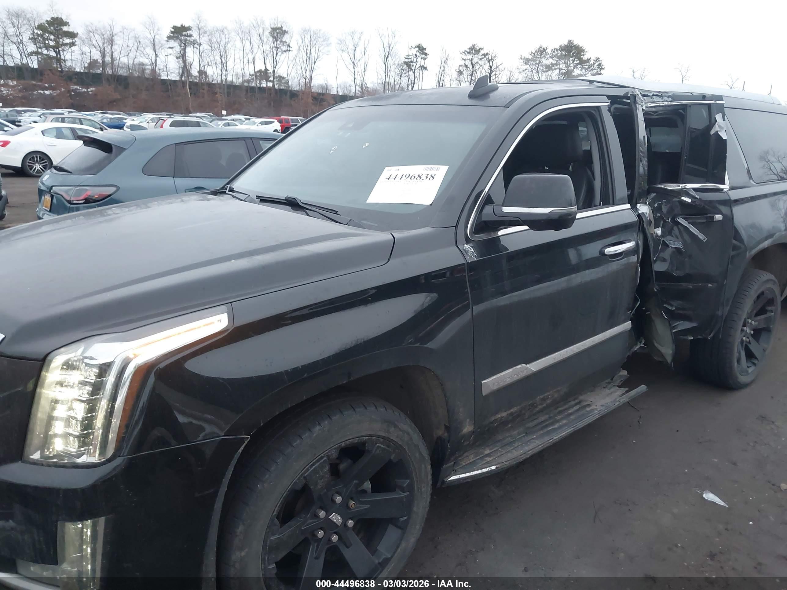 CADILLAC ESCALADE image 6