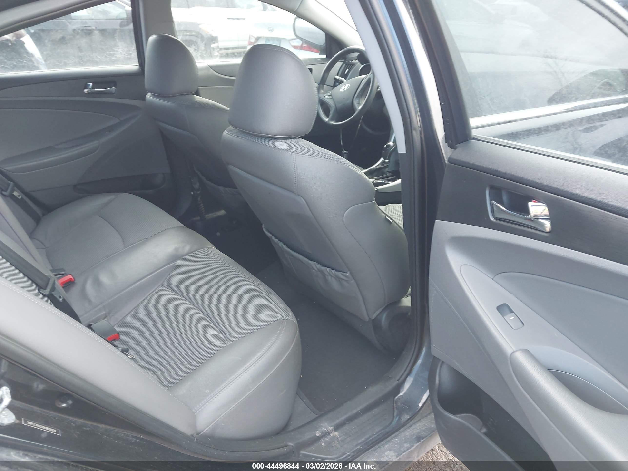 HYUNDAI SONATA image 8