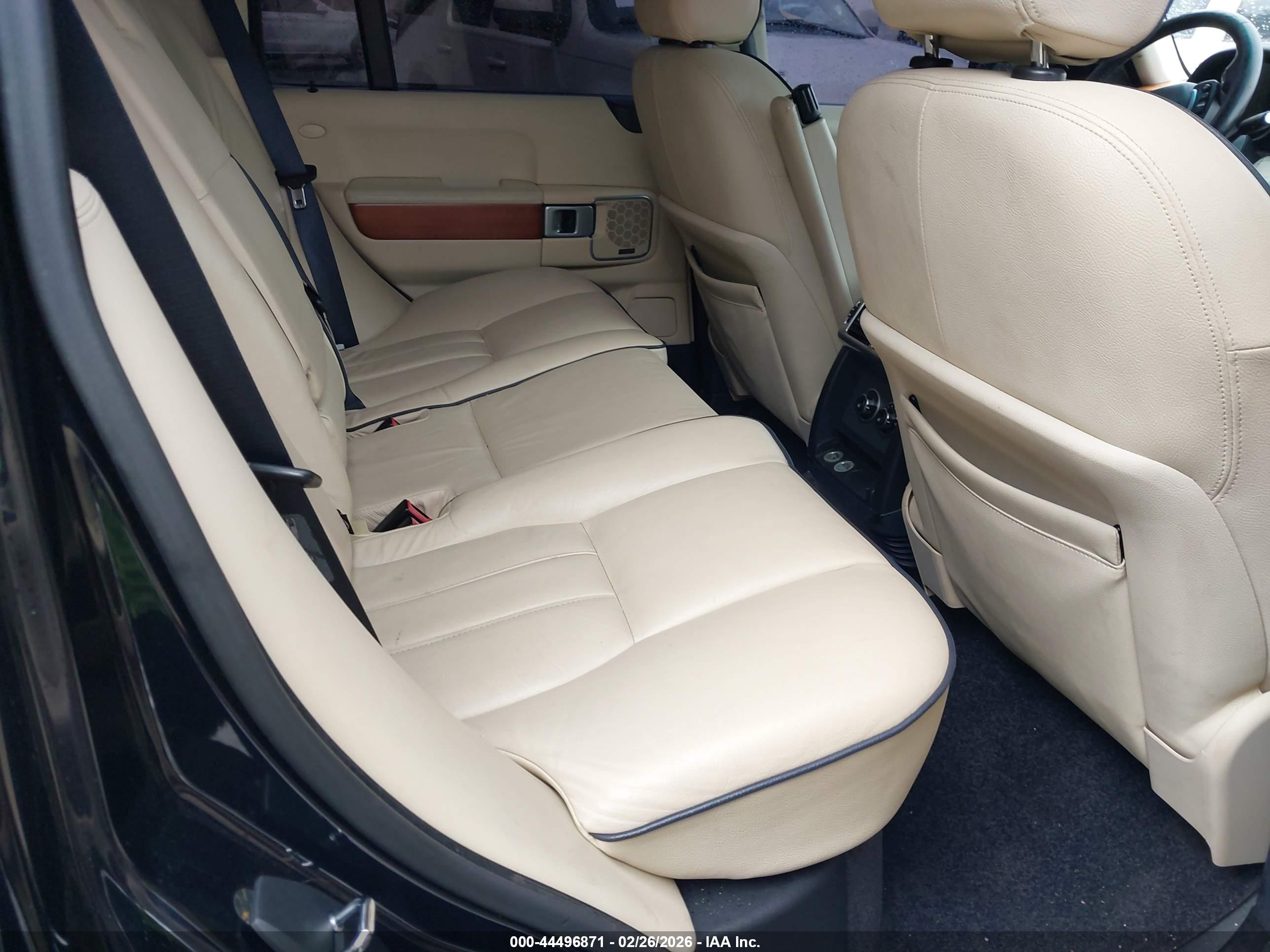 LAND ROVER image 8