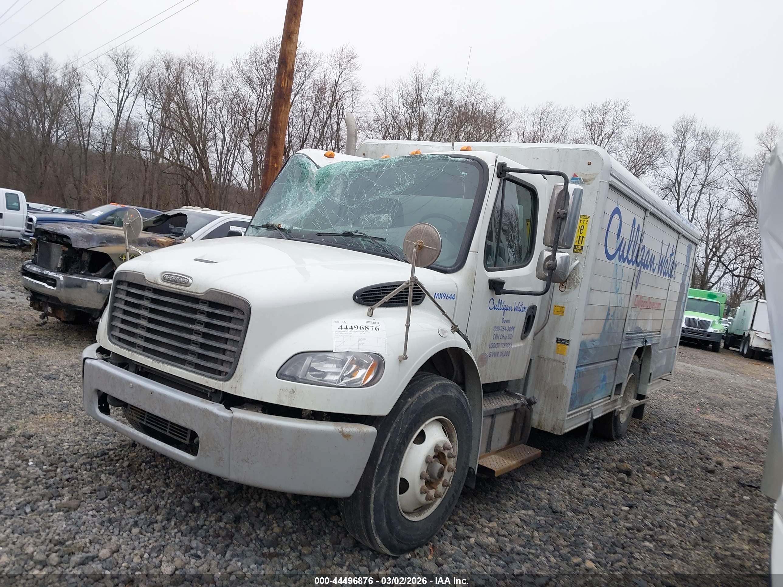 FREIGHTLINER M2 image 2