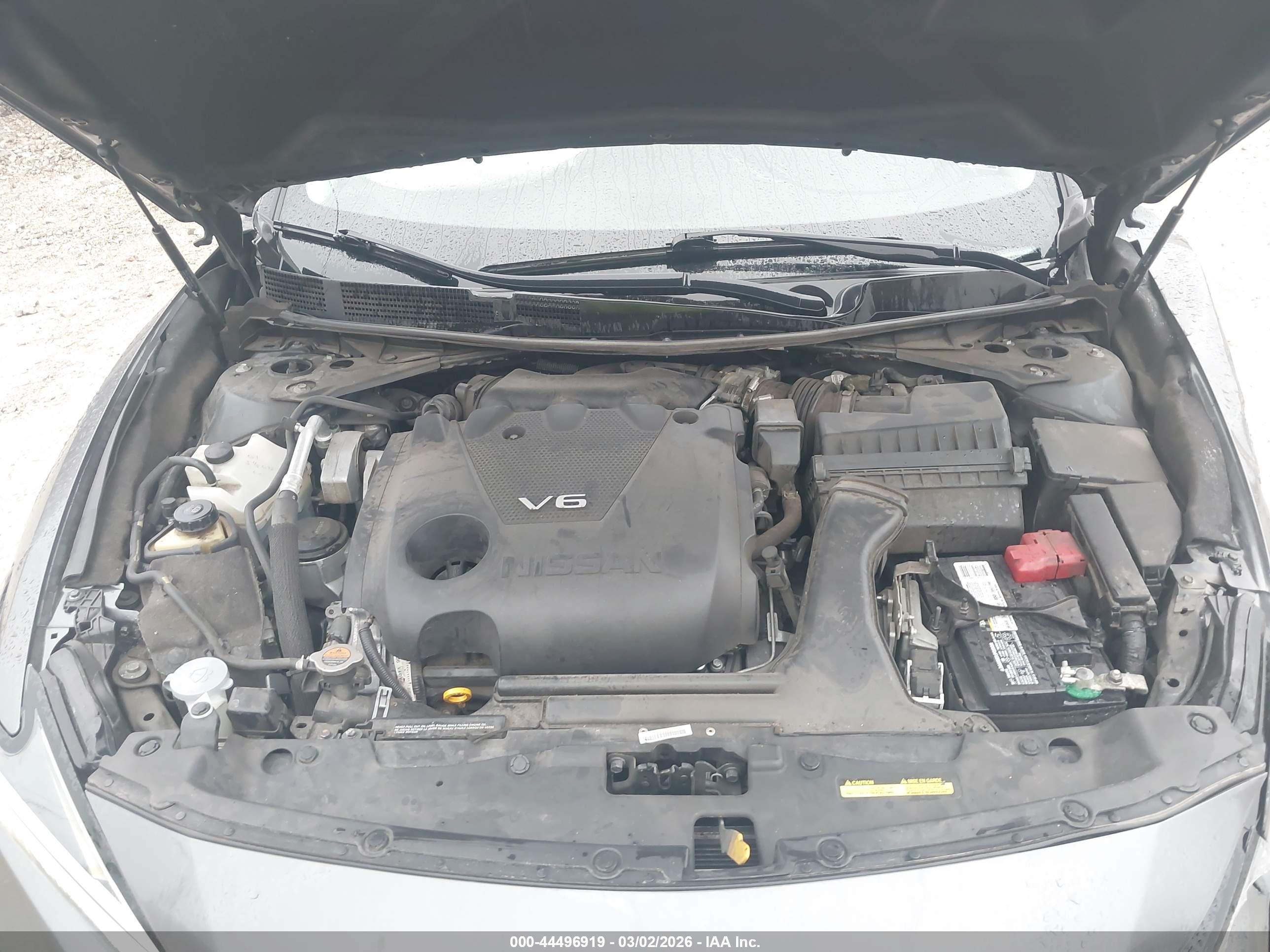 NISSAN MAXIMA image 10