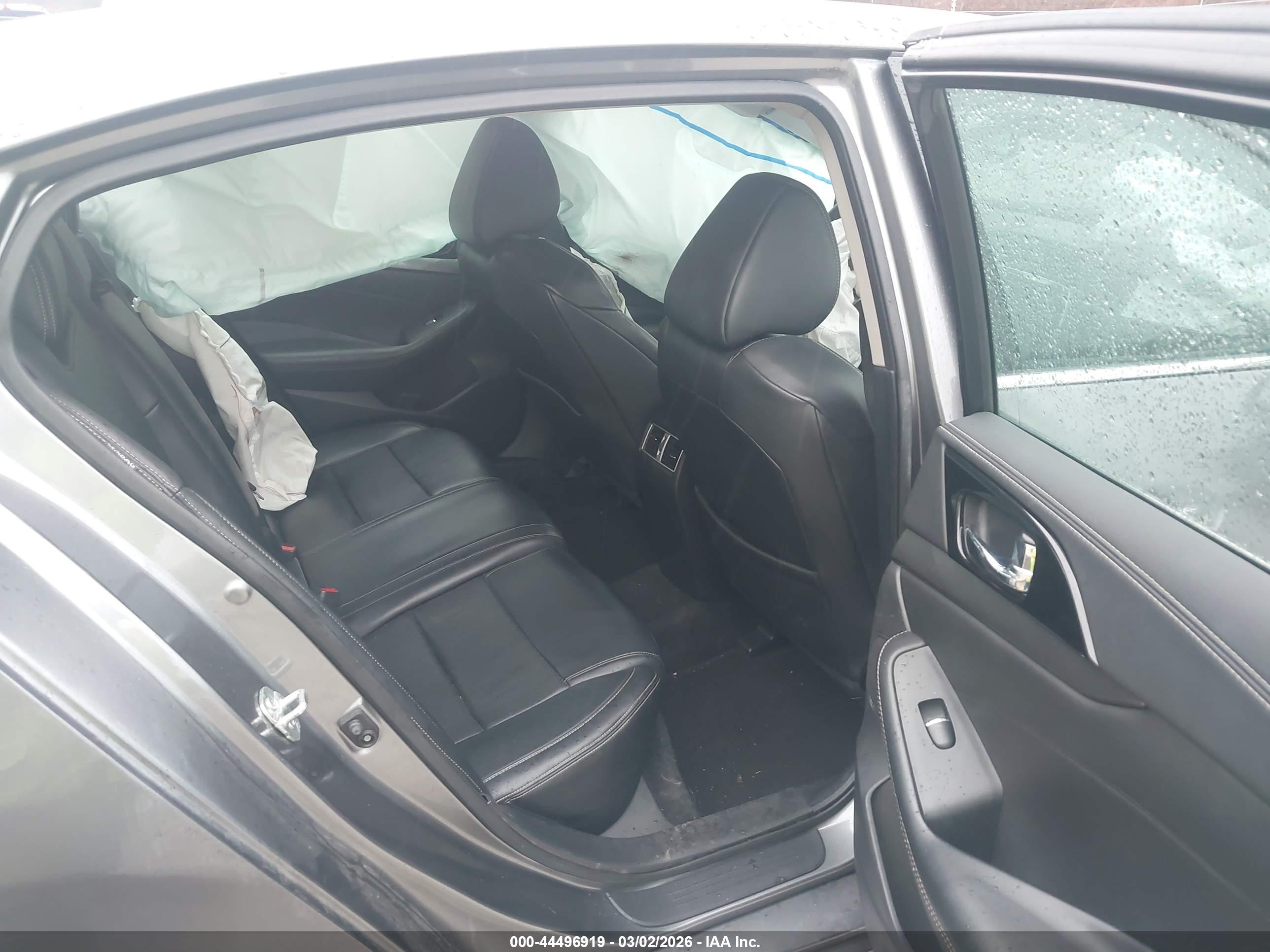 NISSAN MAXIMA image 8