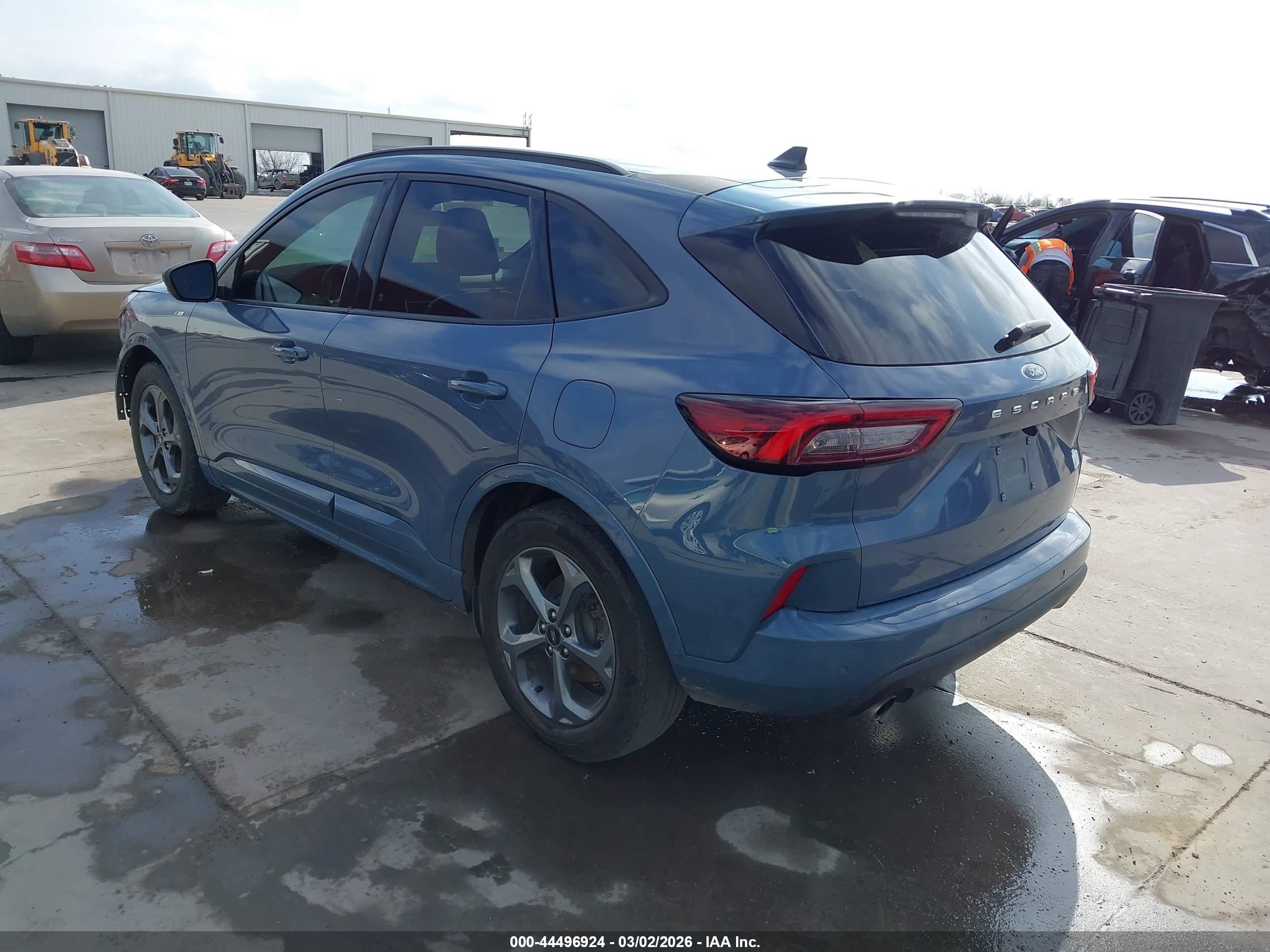 FORD ESCAPE image 3