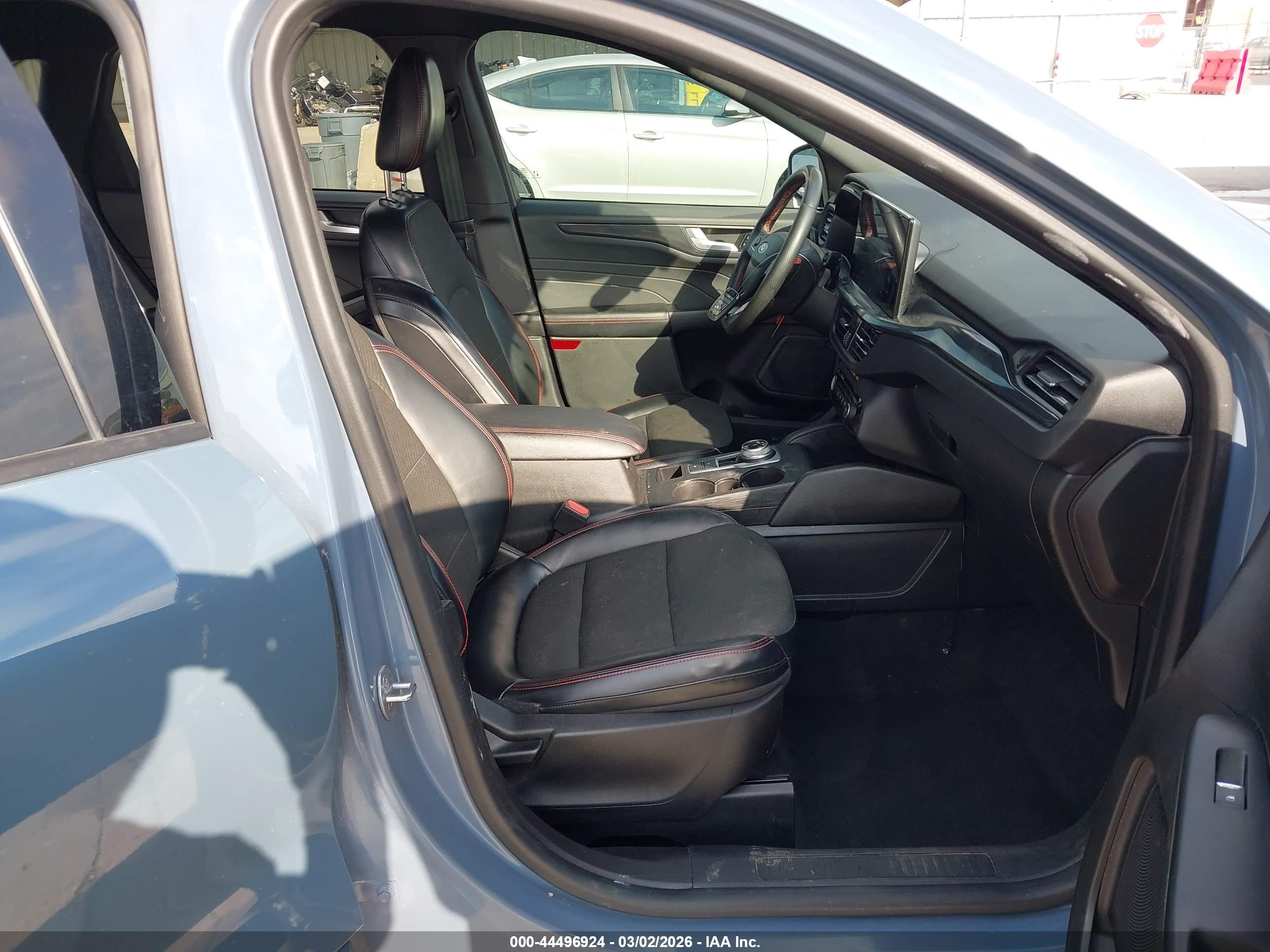 FORD ESCAPE image 5