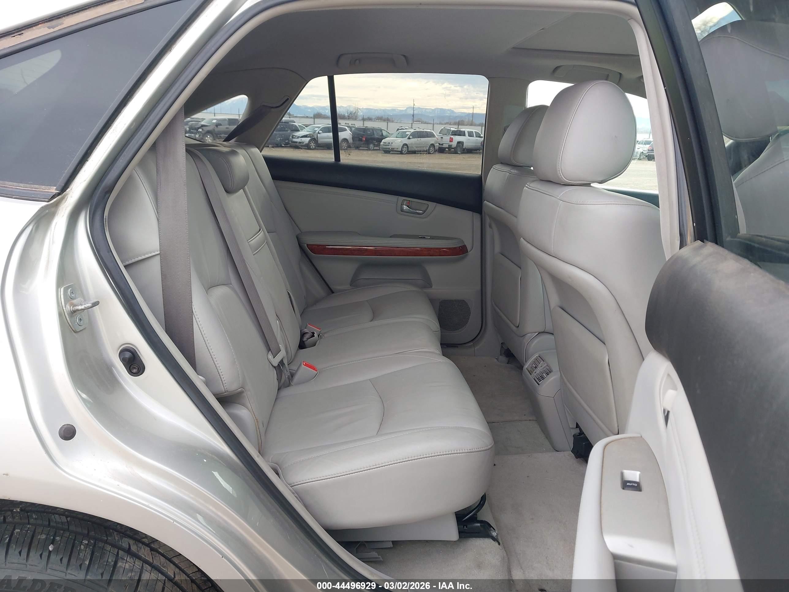 LEXUS RX image 8