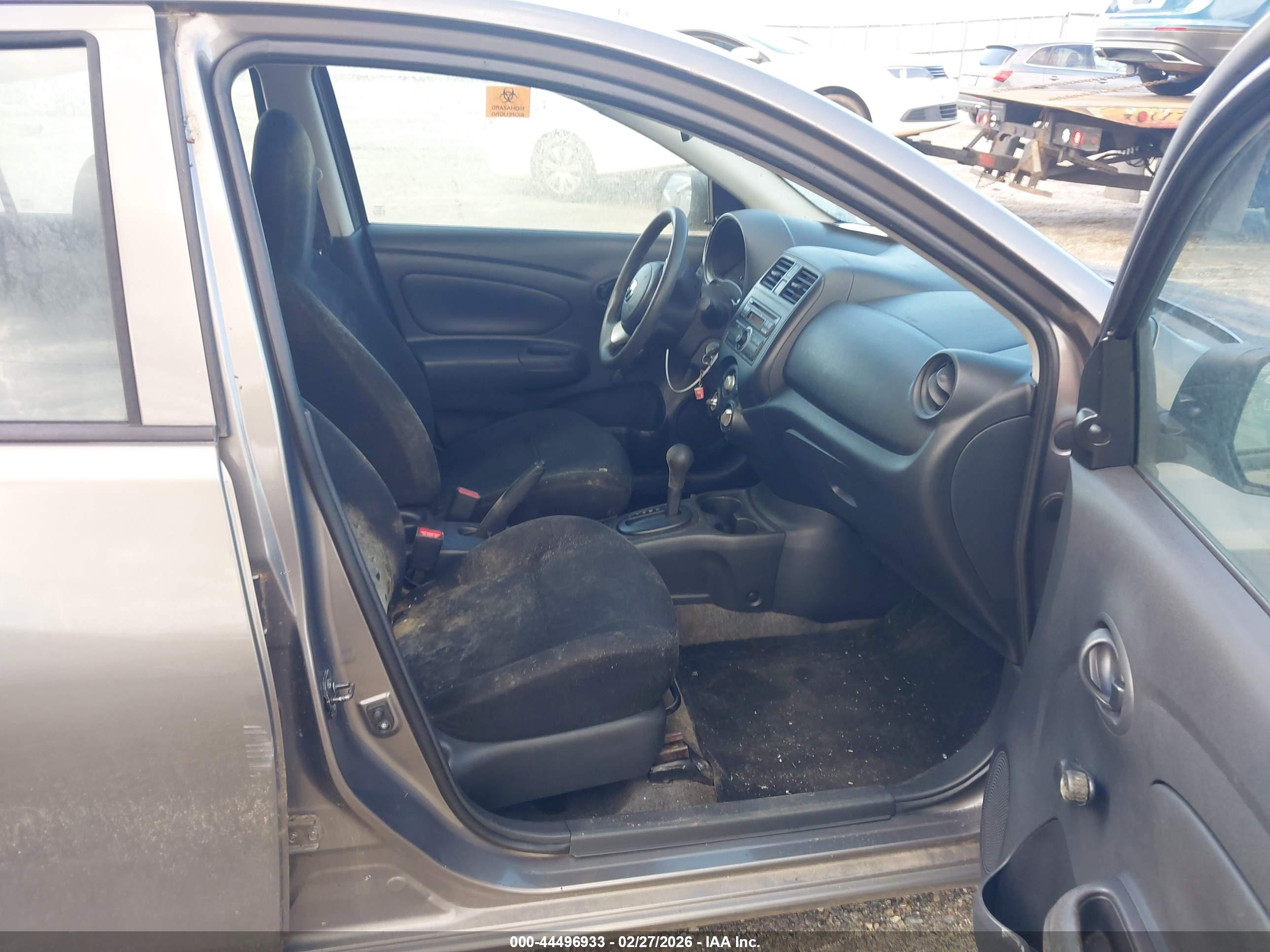 NISSAN VERSA image 5