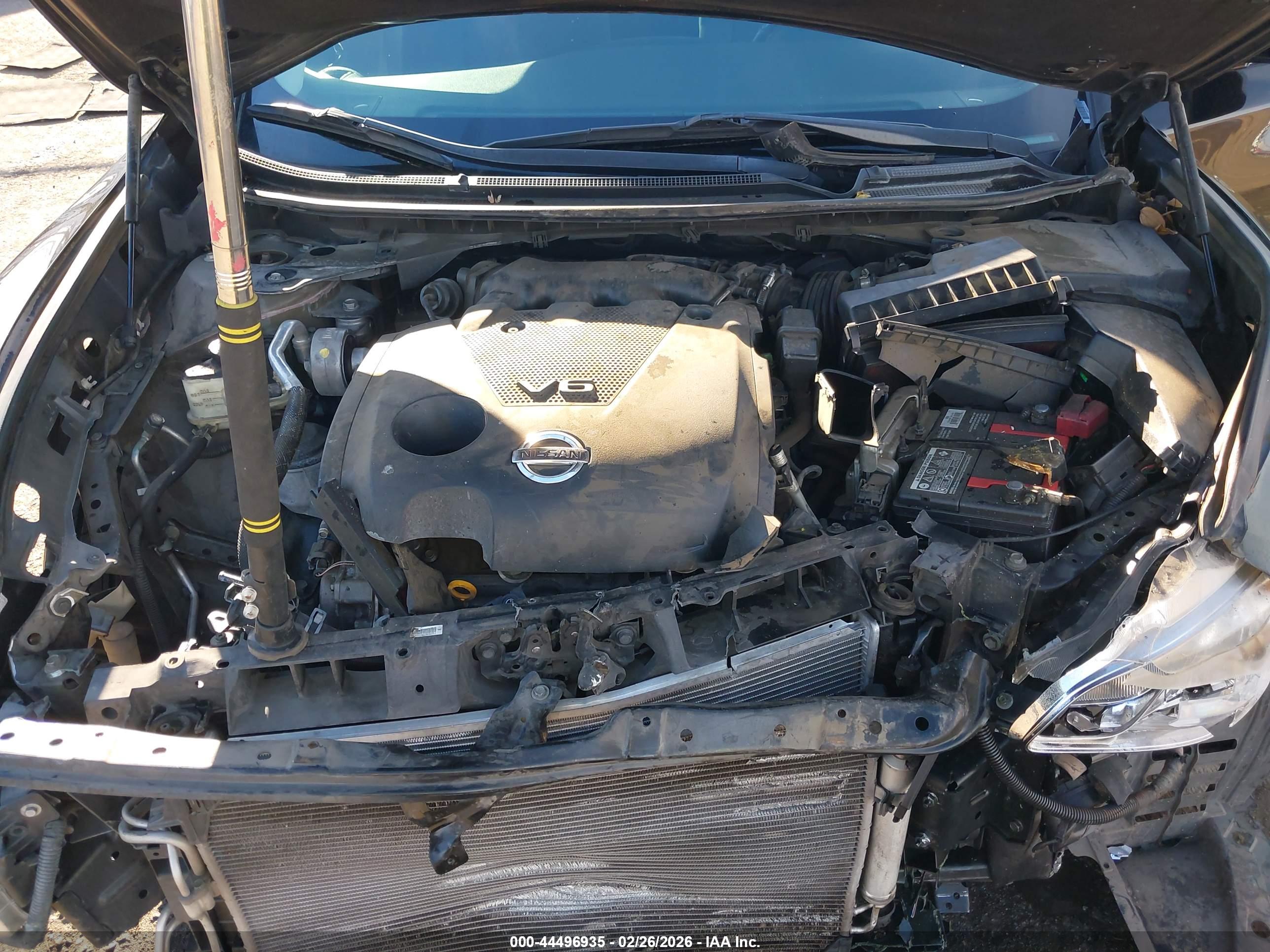 NISSAN MAXIMA image 10