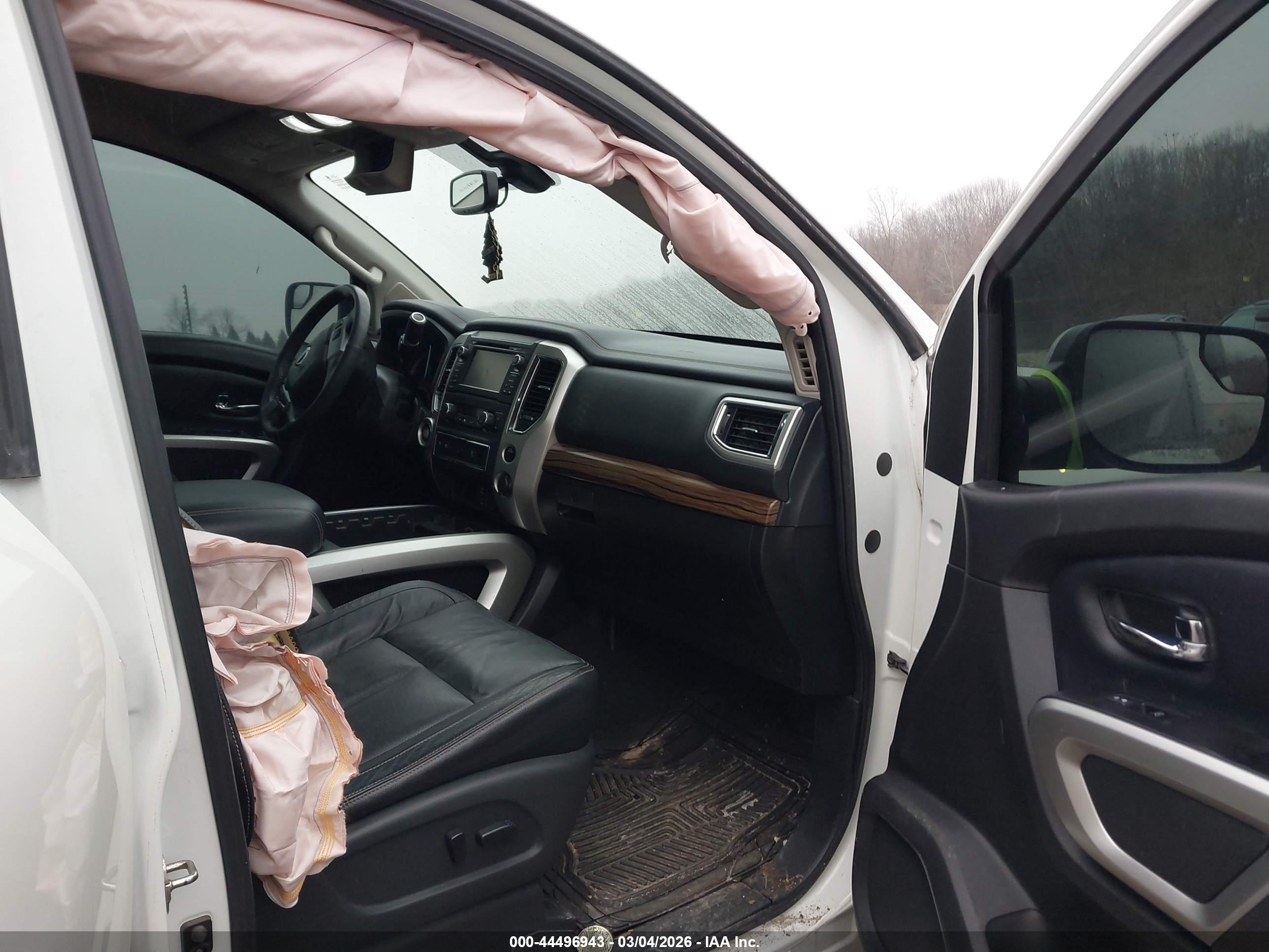 NISSAN TITAN image 5