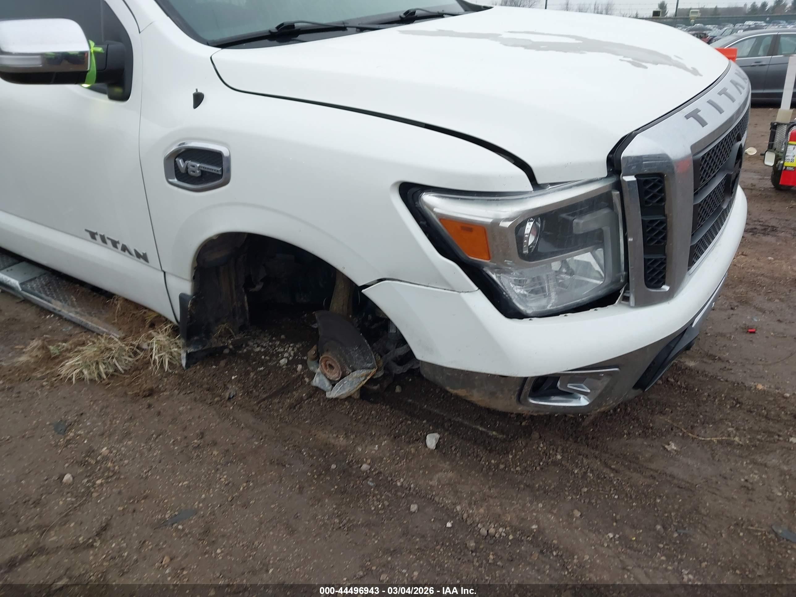 NISSAN TITAN image 6