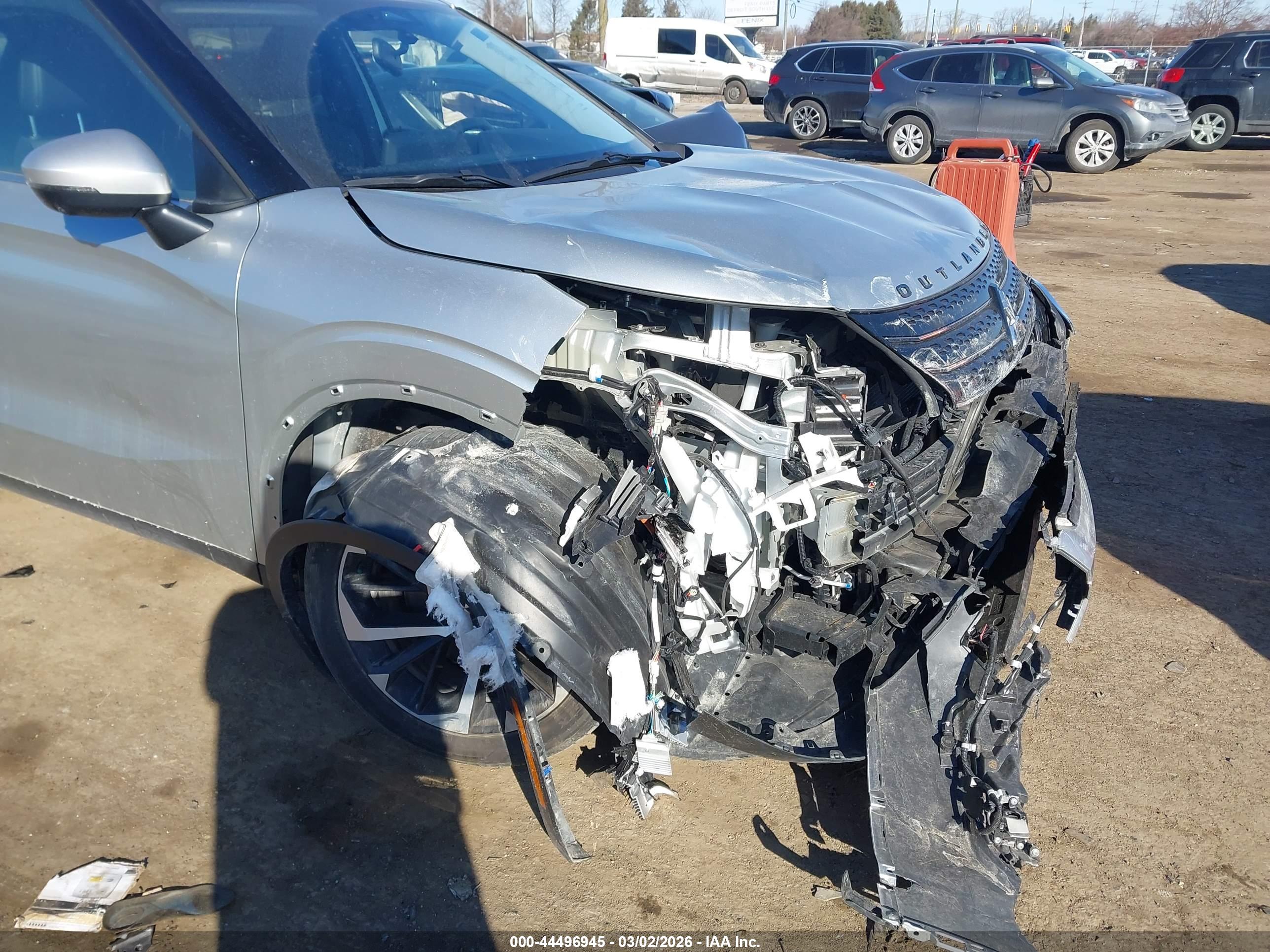 MITSUBISHI OUTLANDER image 6