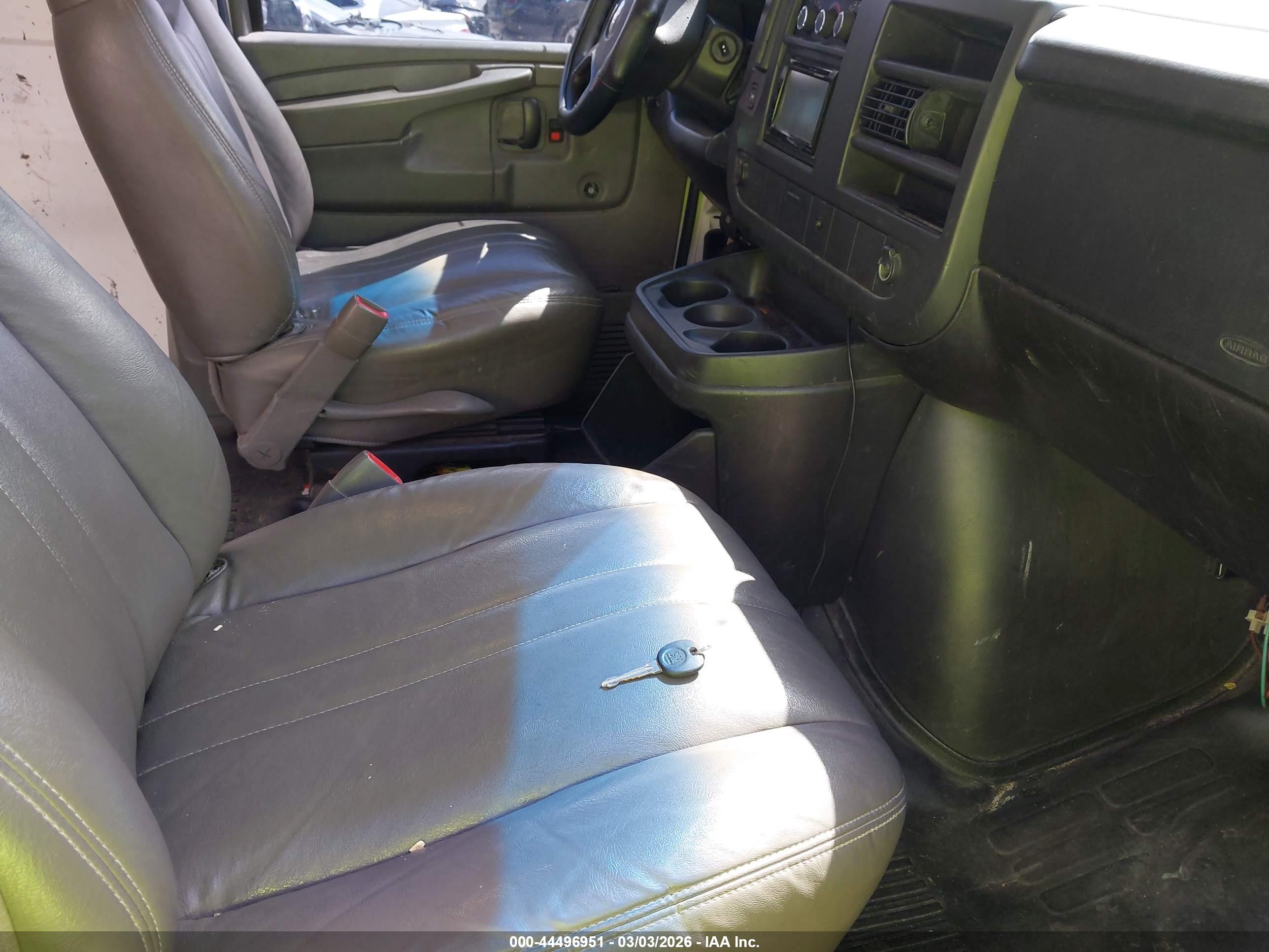 CHEVROLET EXPRESS image 5