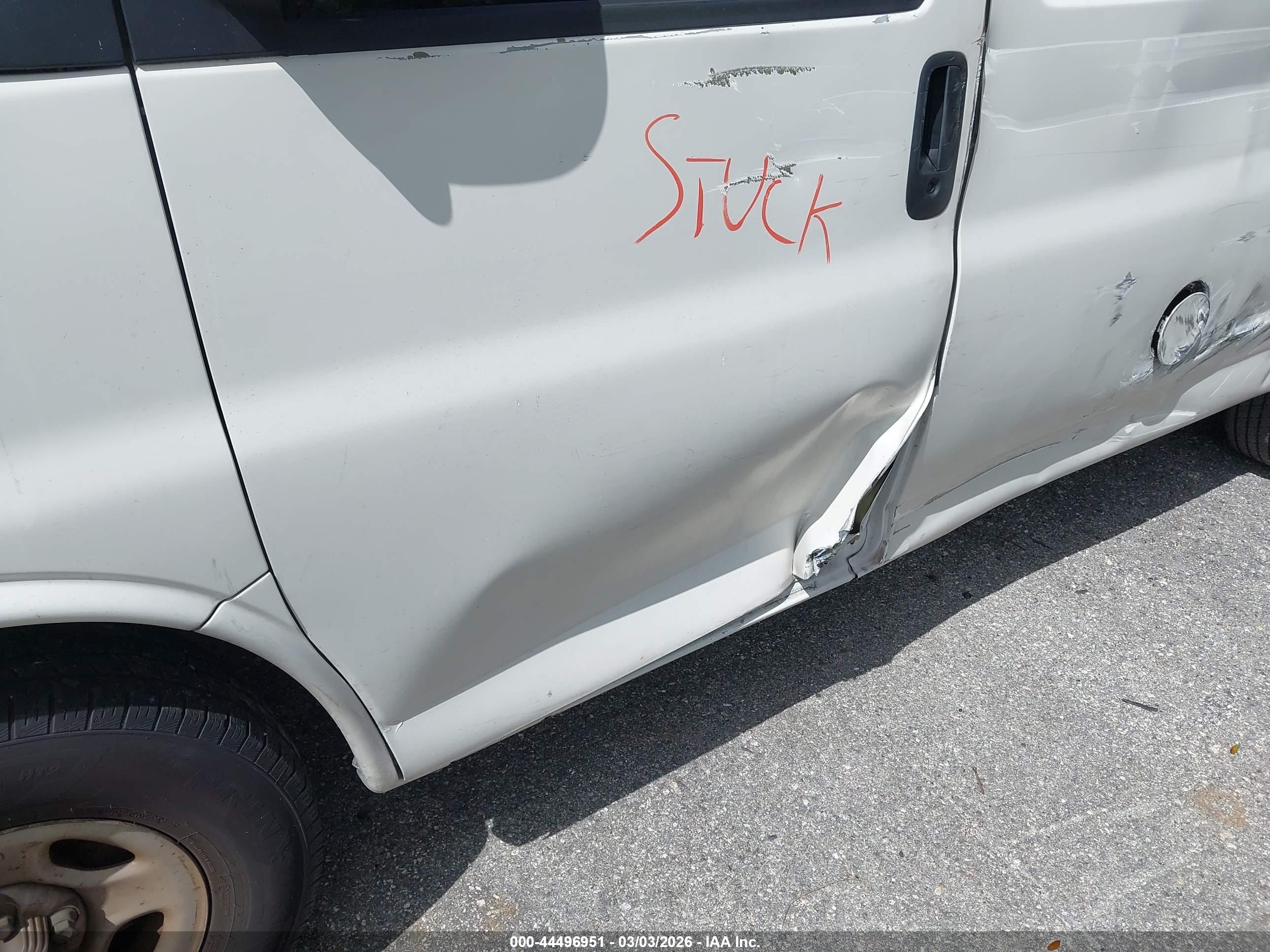 CHEVROLET EXPRESS image 6