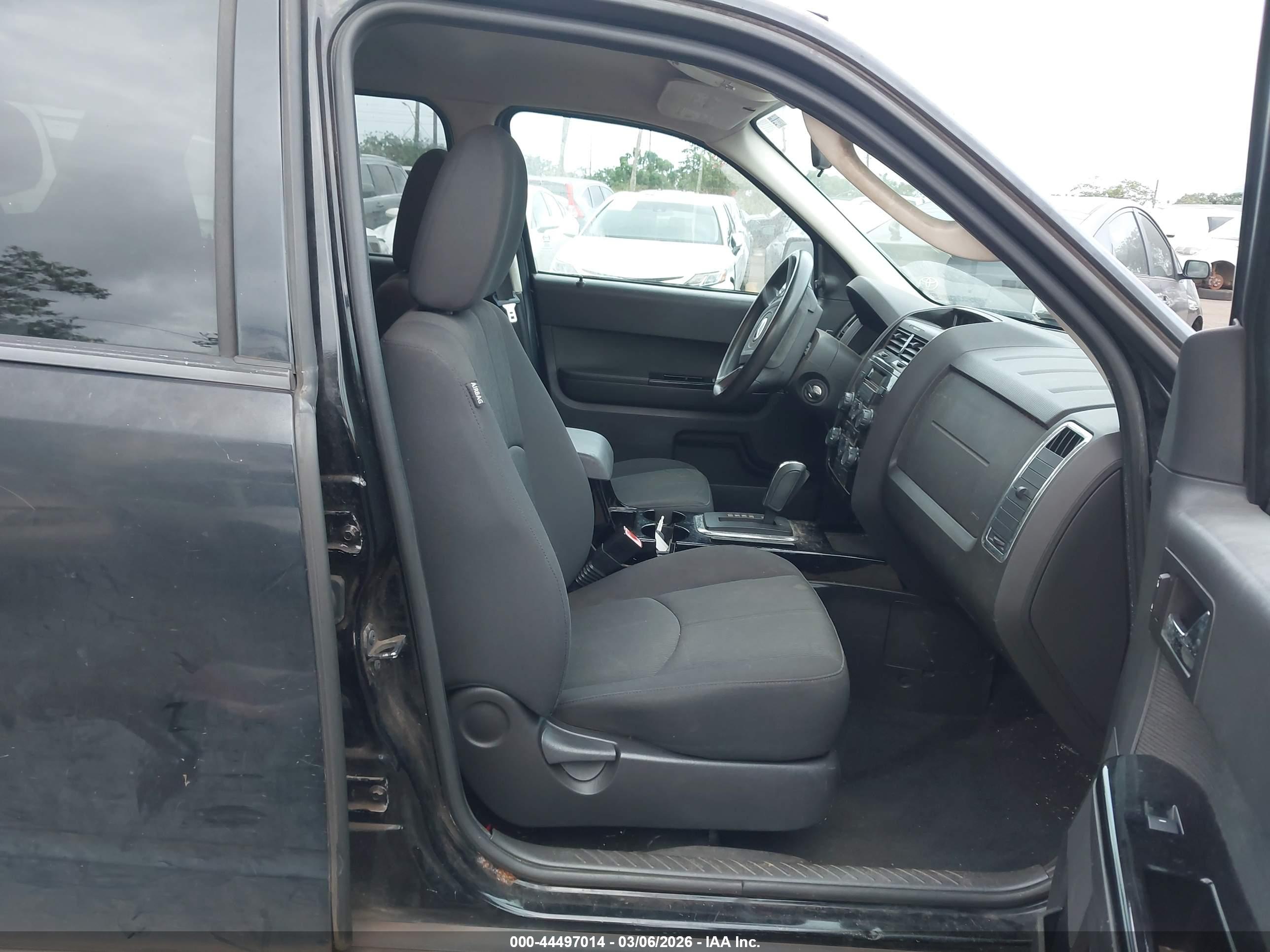 MAZDA TRIBUTE image 5