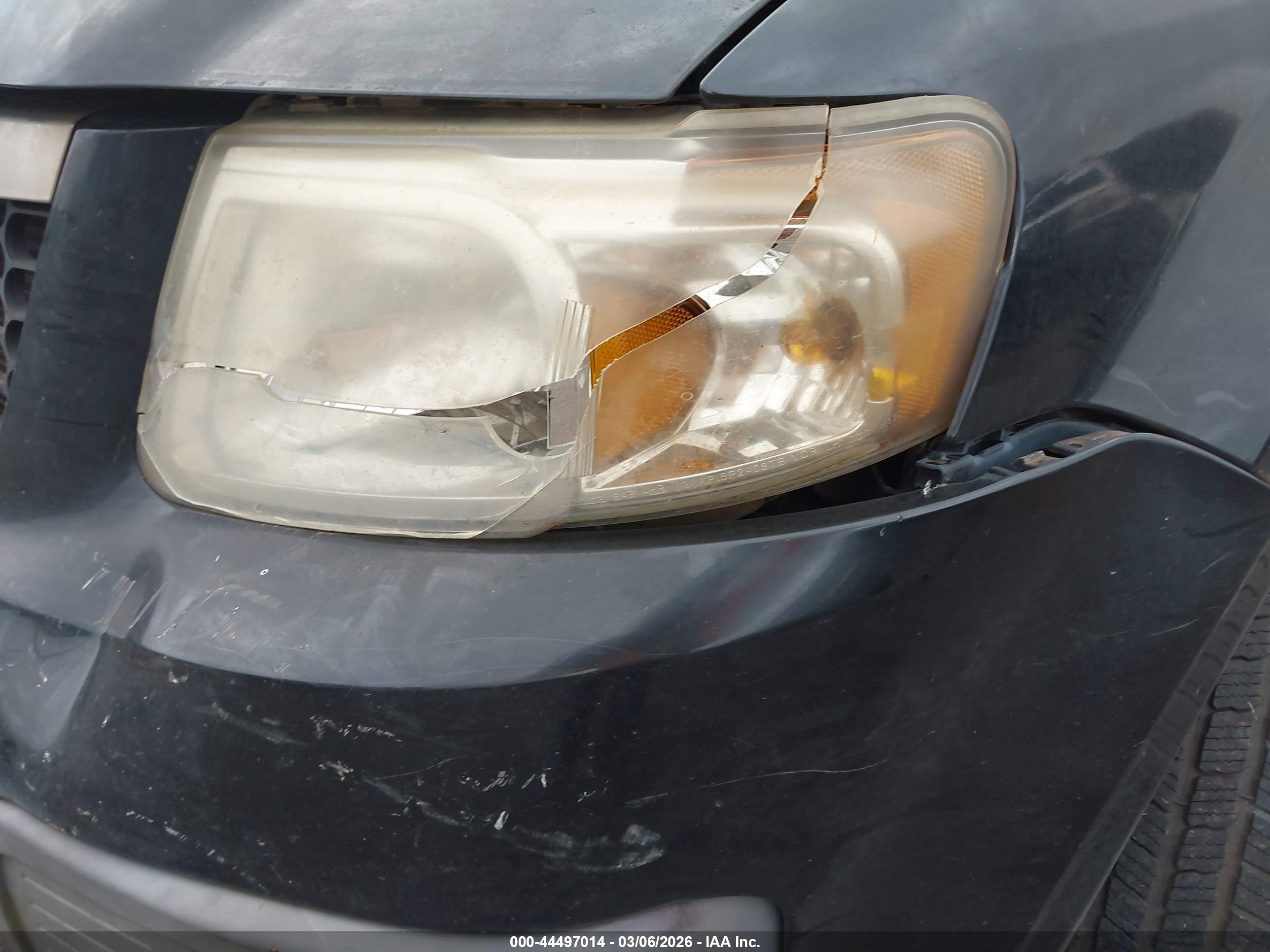 MAZDA TRIBUTE image 6