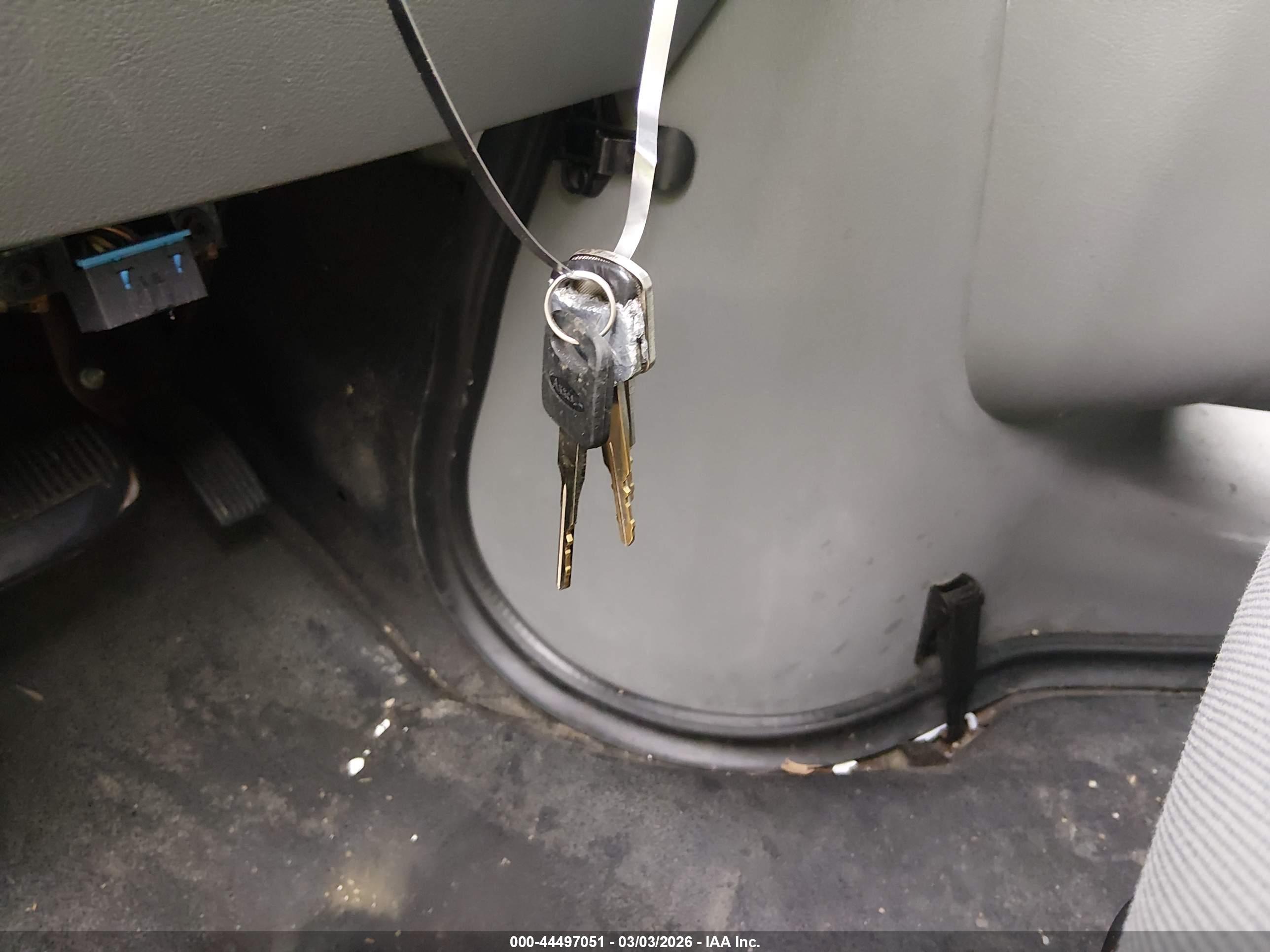 FORD E-250 image 11