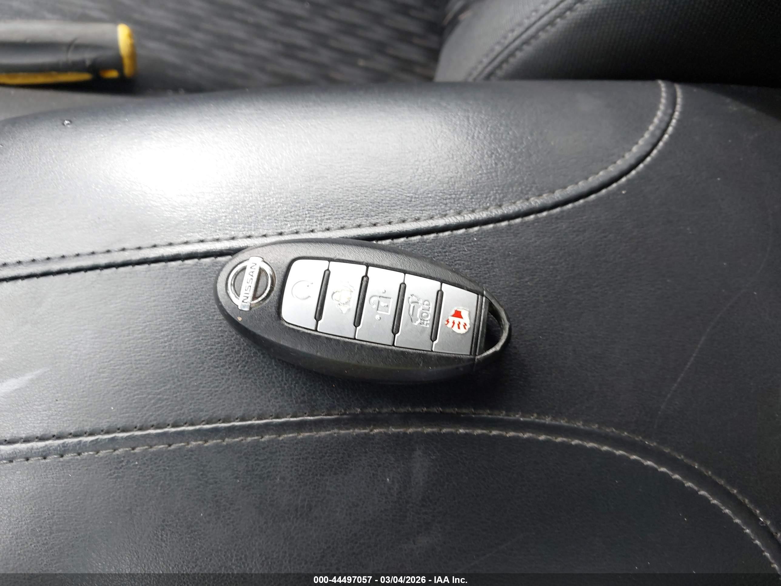 NISSAN ROGUE image 11