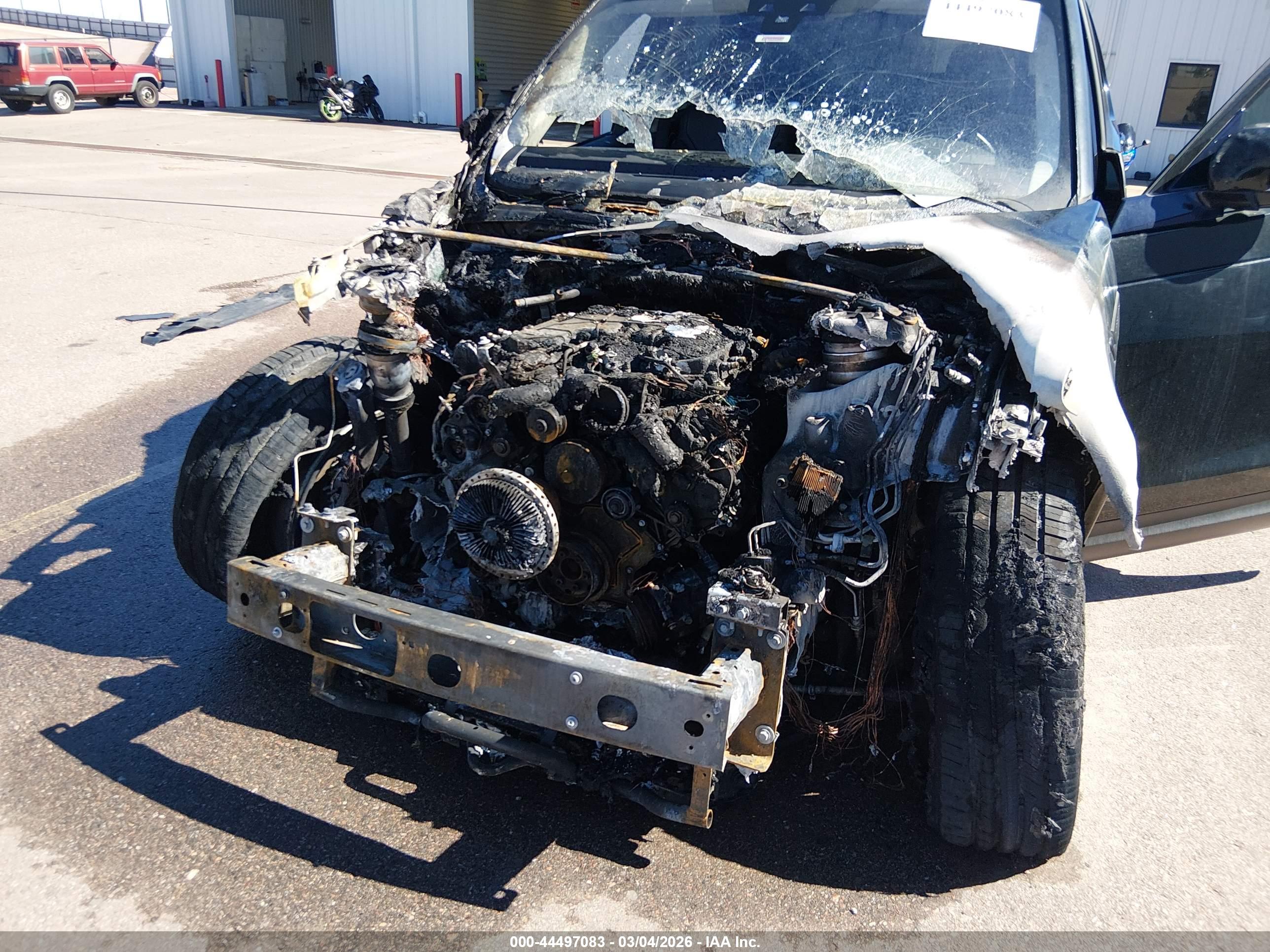LAND ROVER image 6