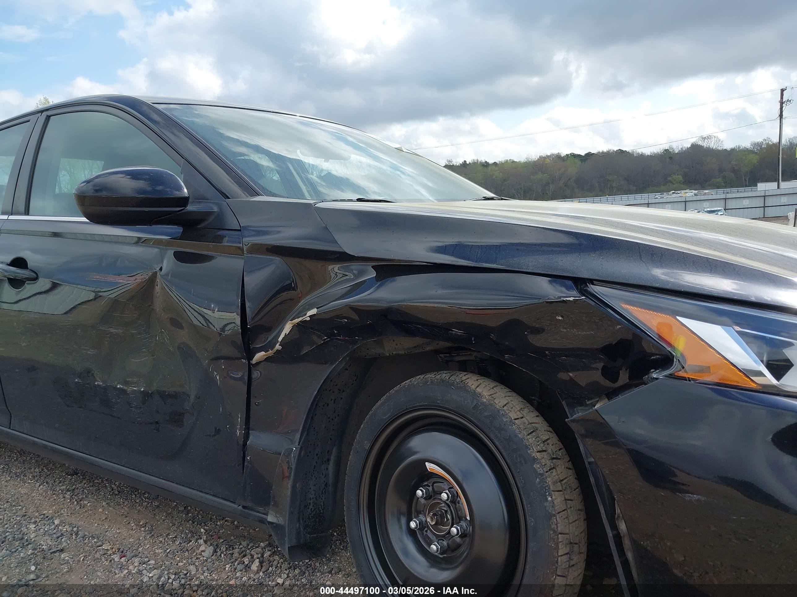 NISSAN ALTIMA image 6
