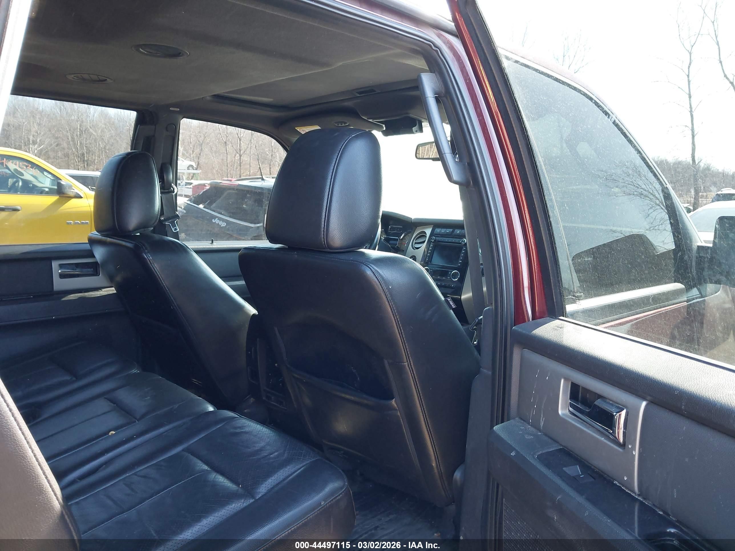 FORD EXPEDITION image 8
