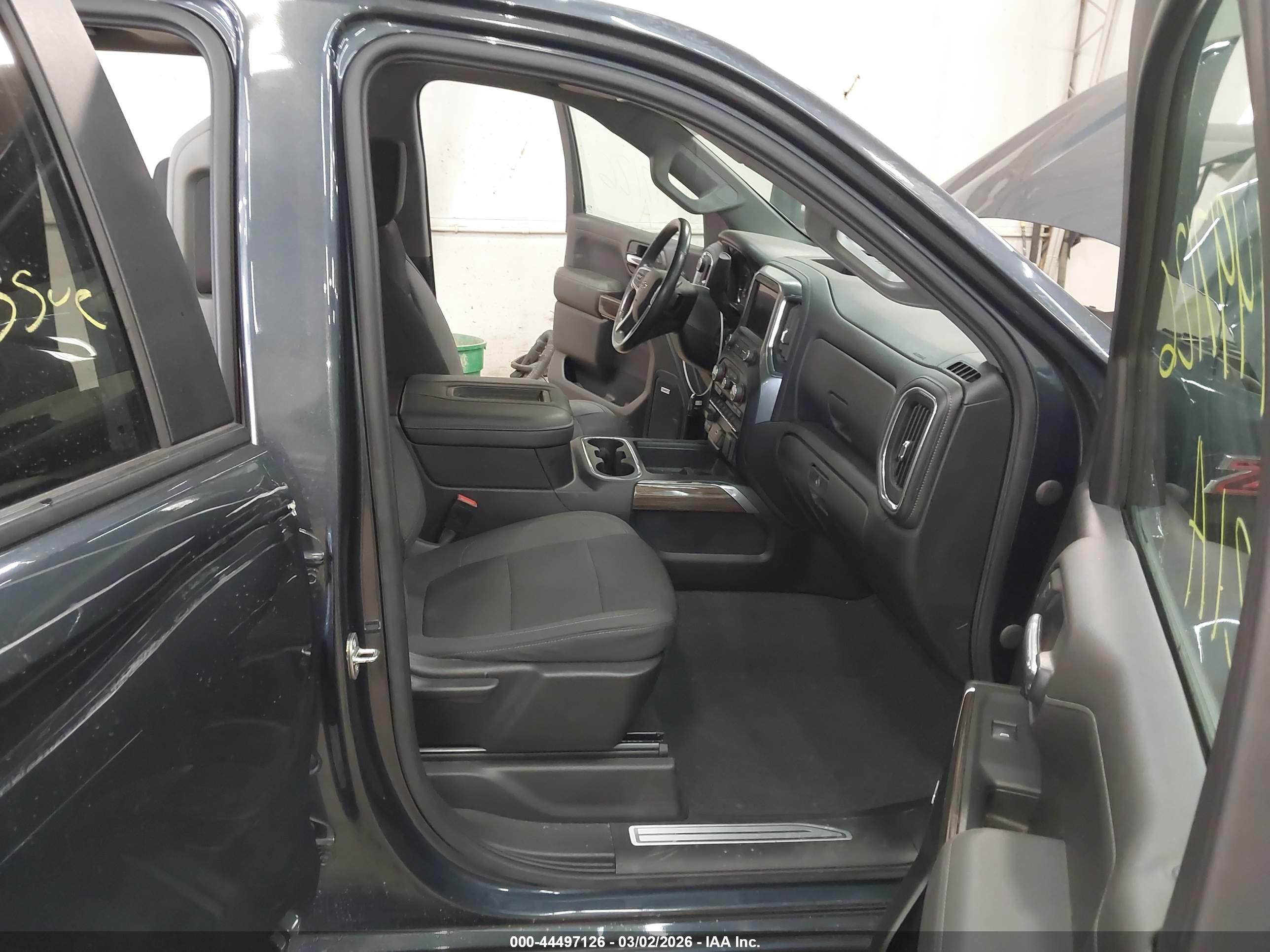 CHEVROLET SILVERADO image 5