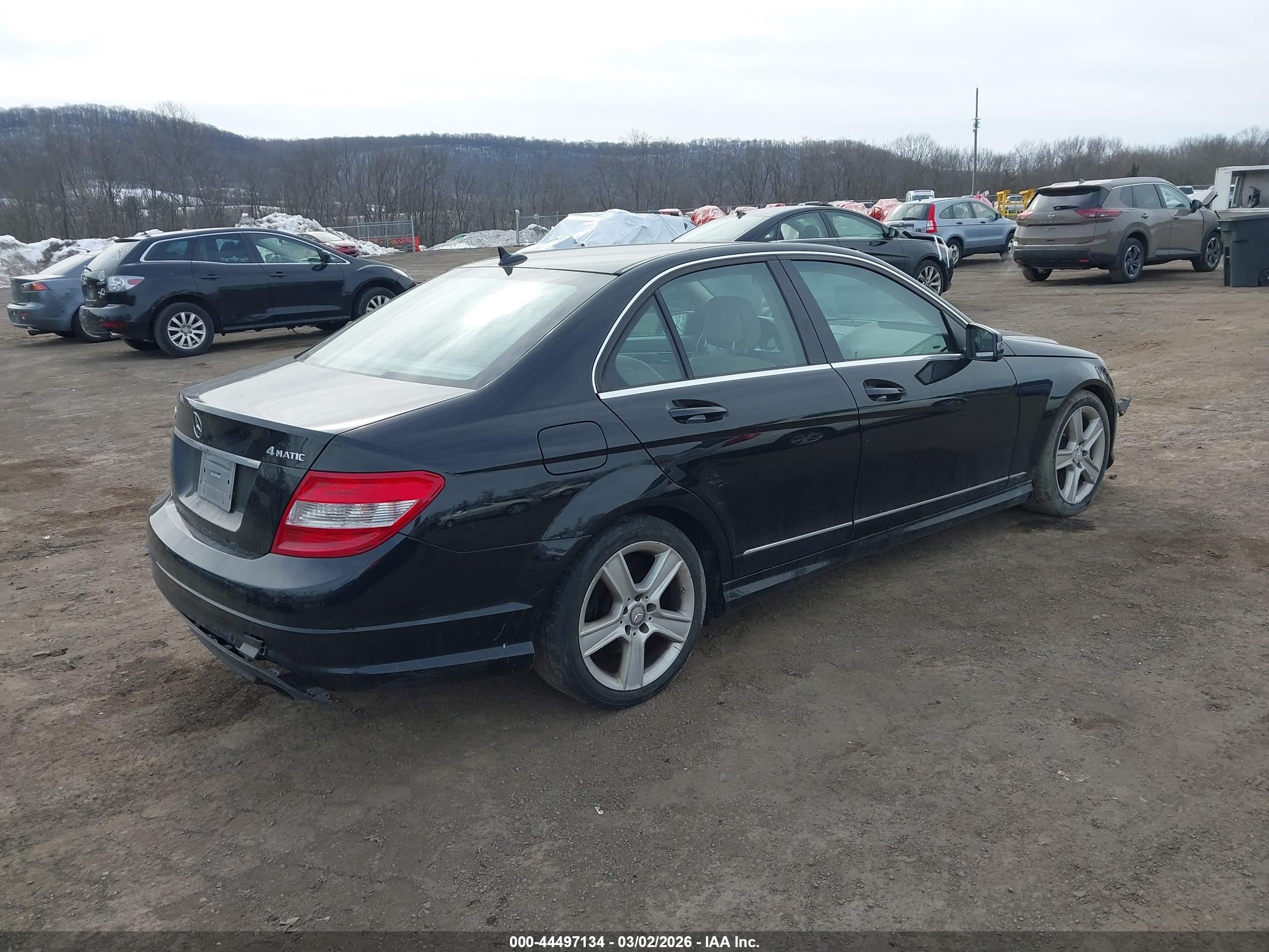 MERCEDES-BENZ C-CLASS image 4
