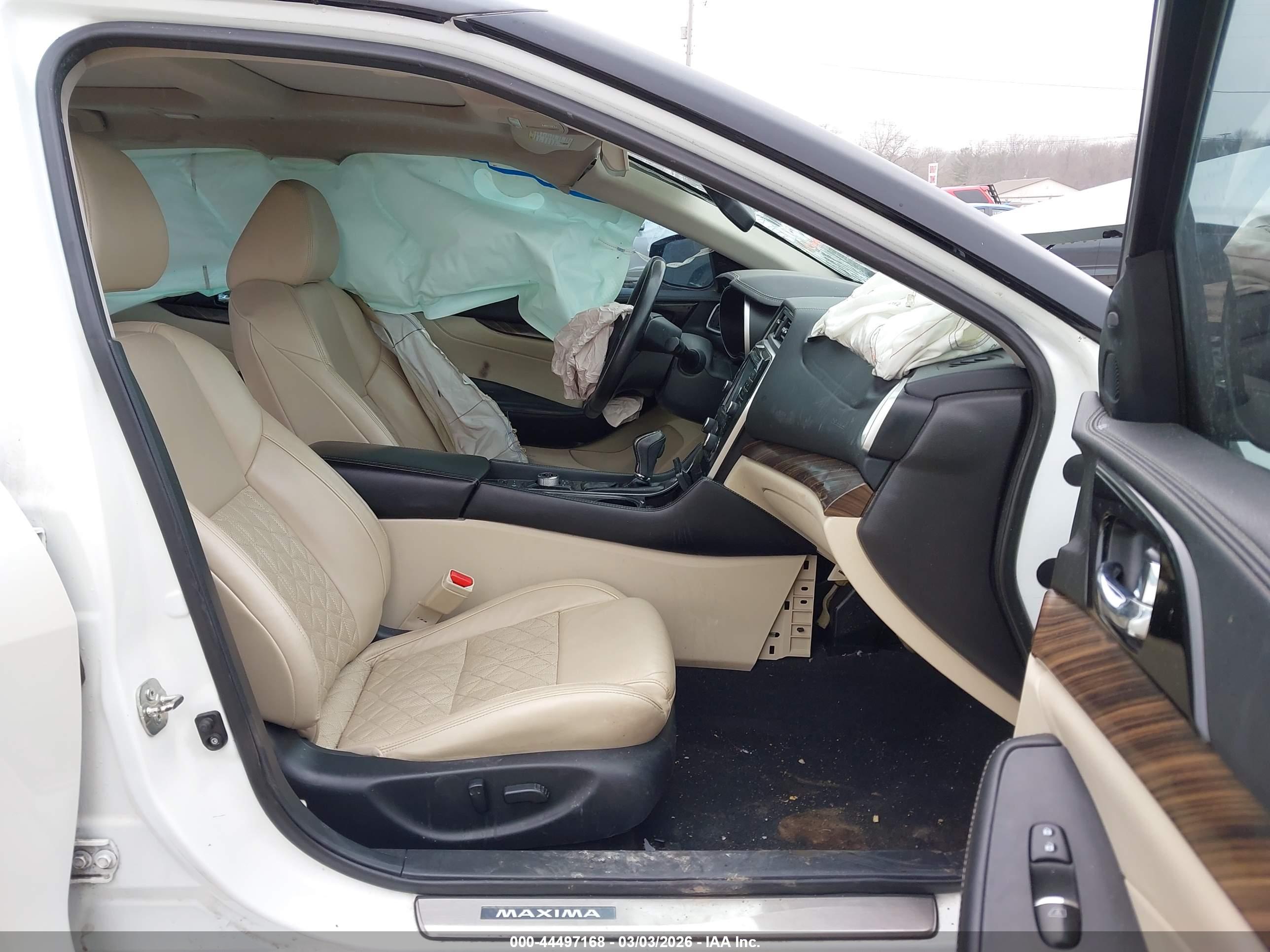 NISSAN MAXIMA image 5