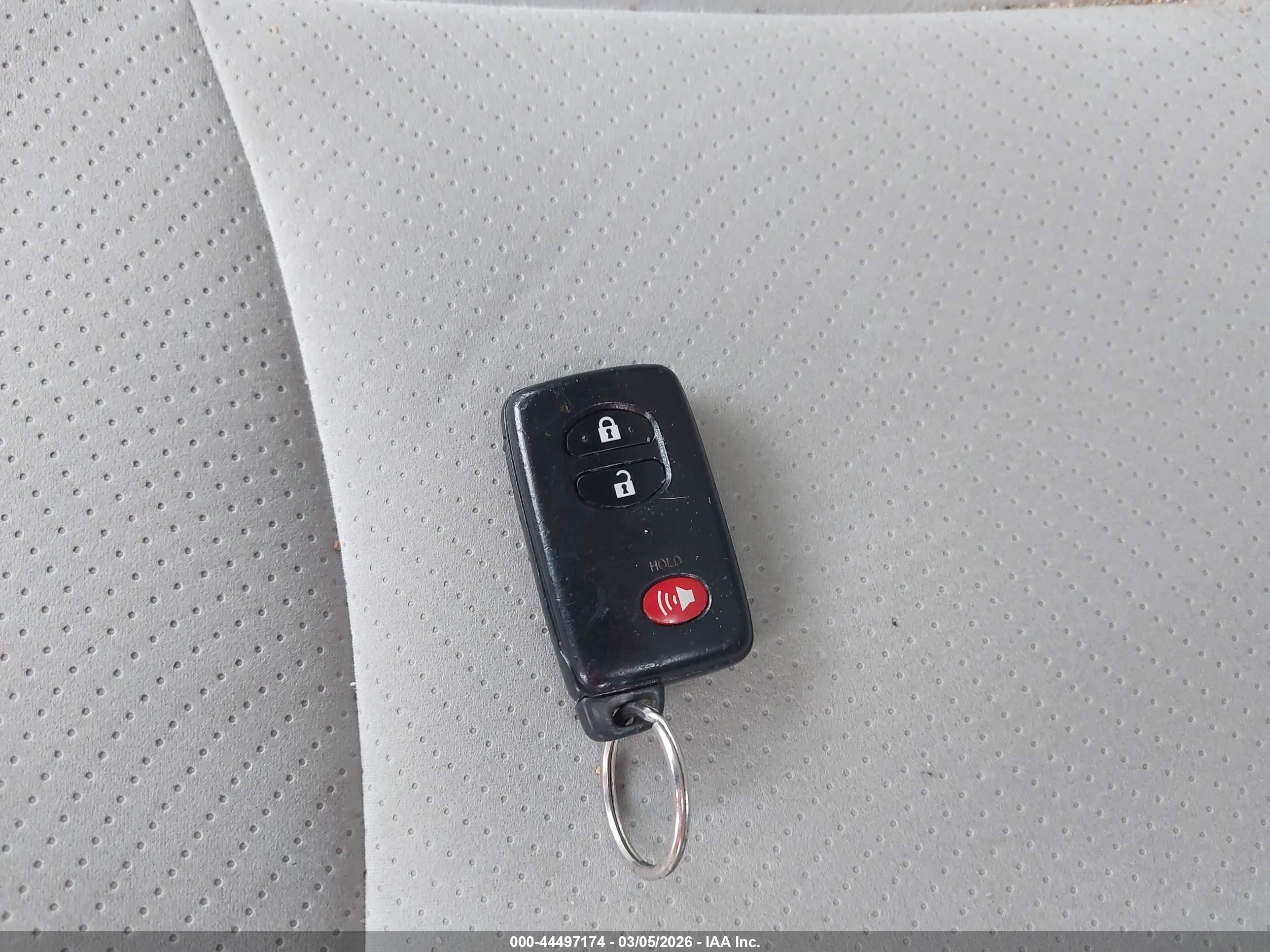 TOYOTA PRIUS image 11