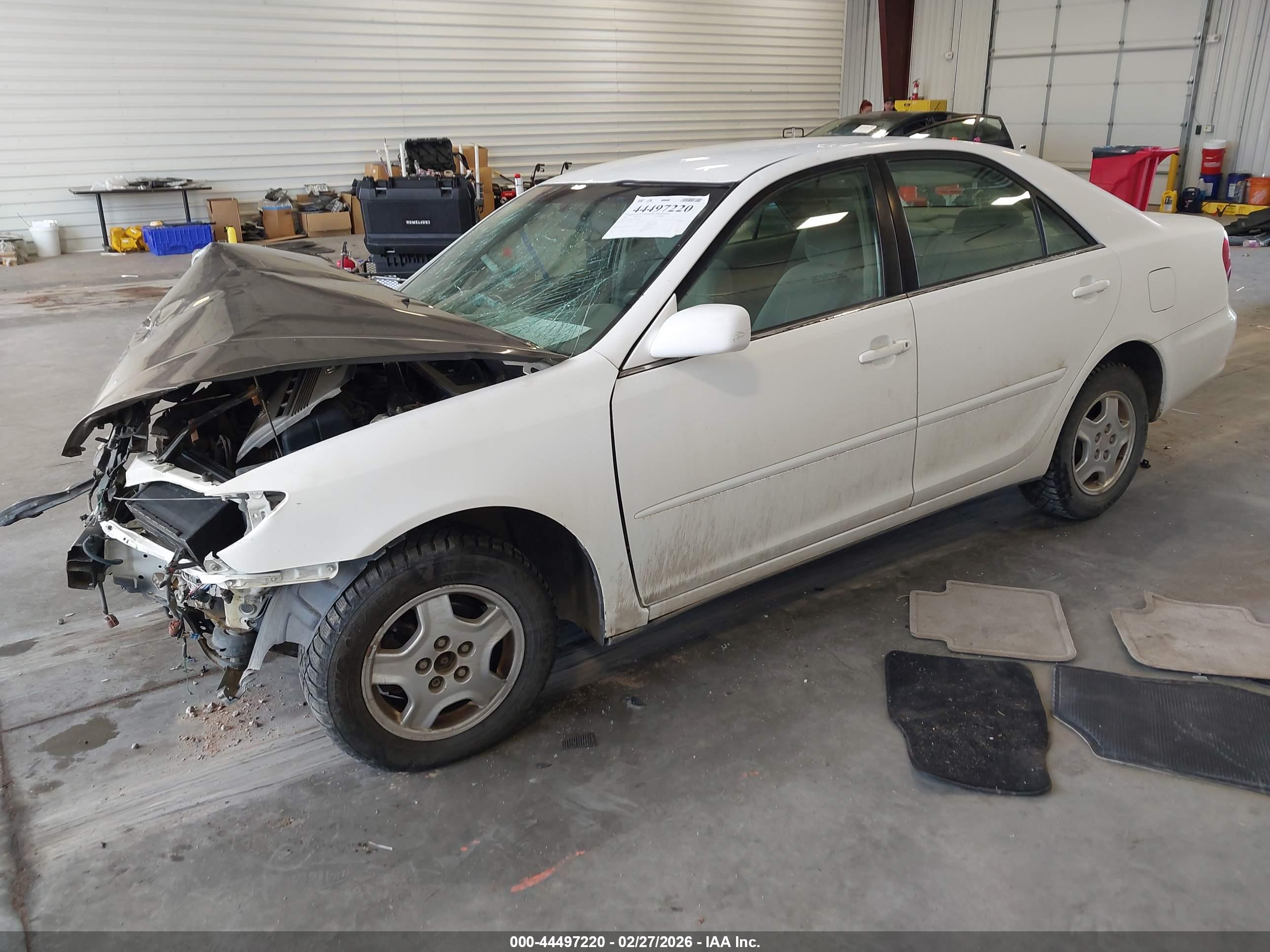 TOYOTA CAMRY image 2