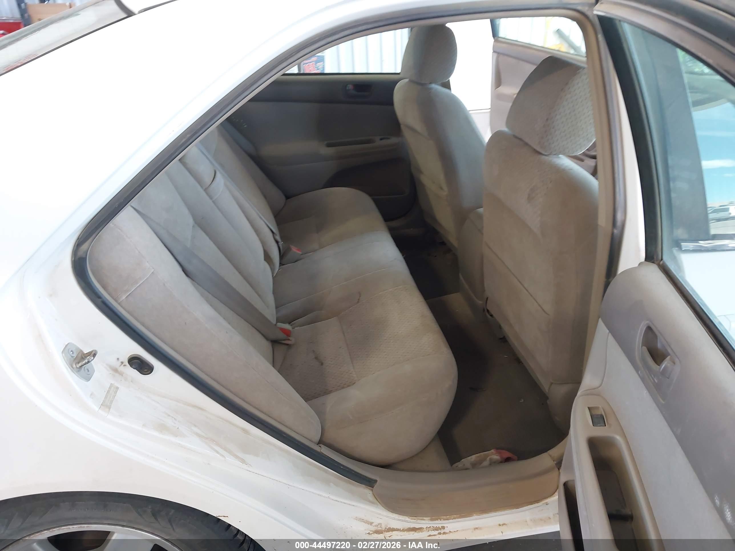 TOYOTA CAMRY image 8