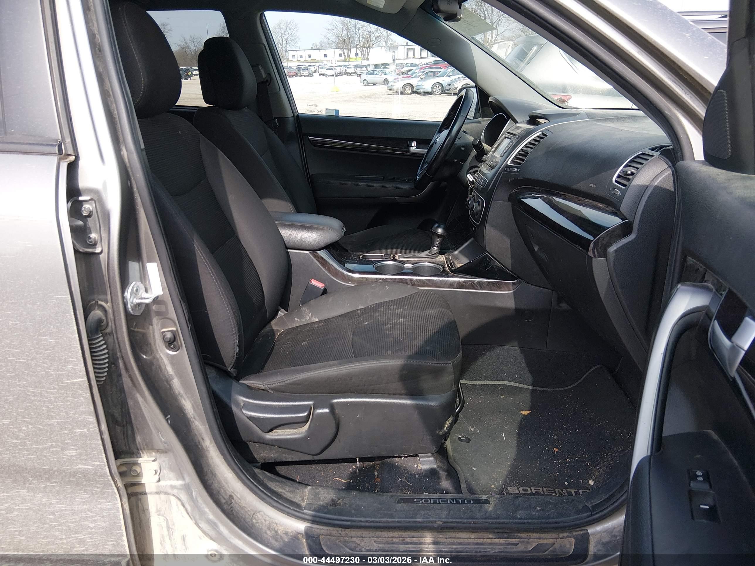 KIA SORENTO image 5