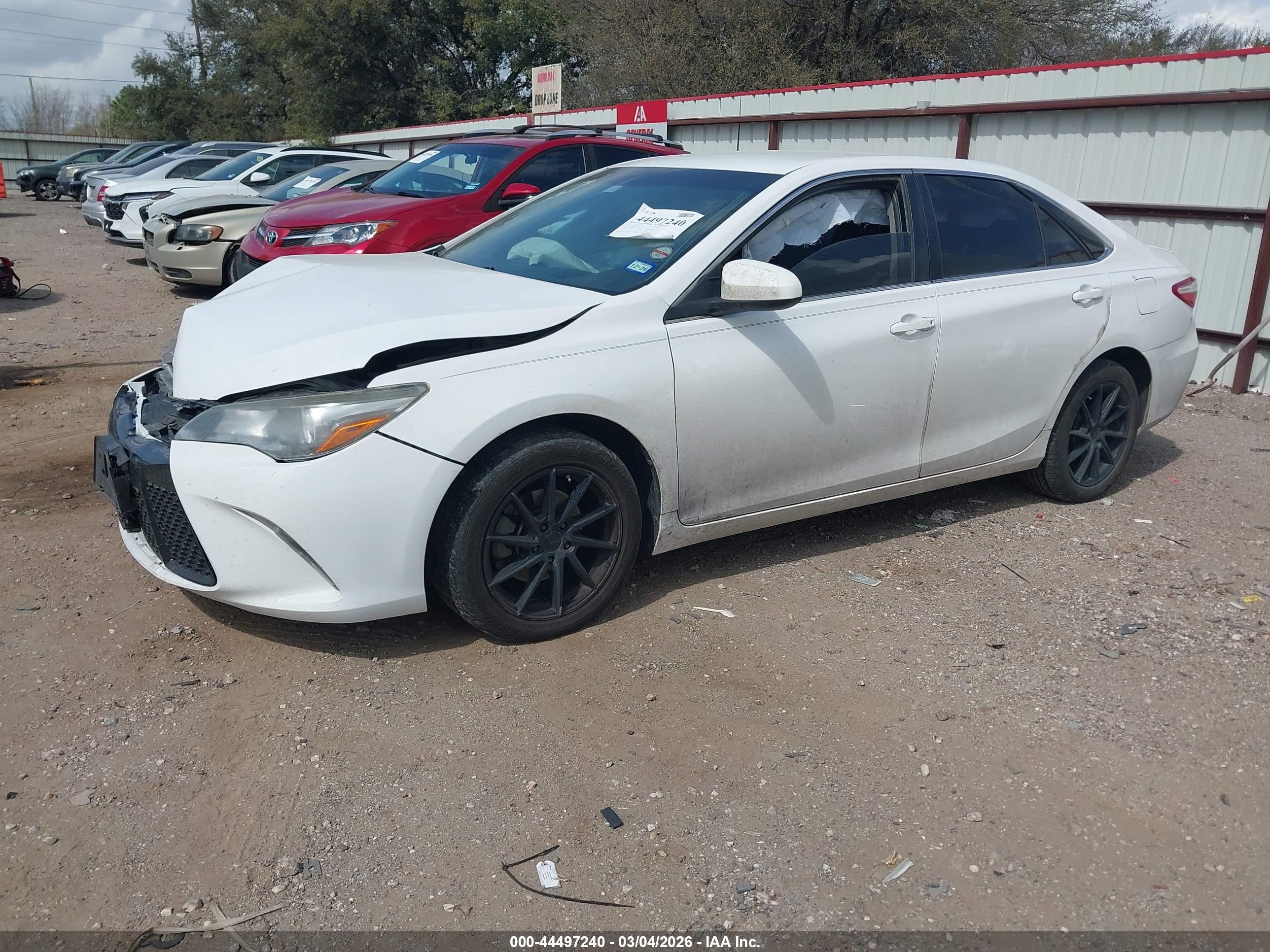 TOYOTA CAMRY image 2