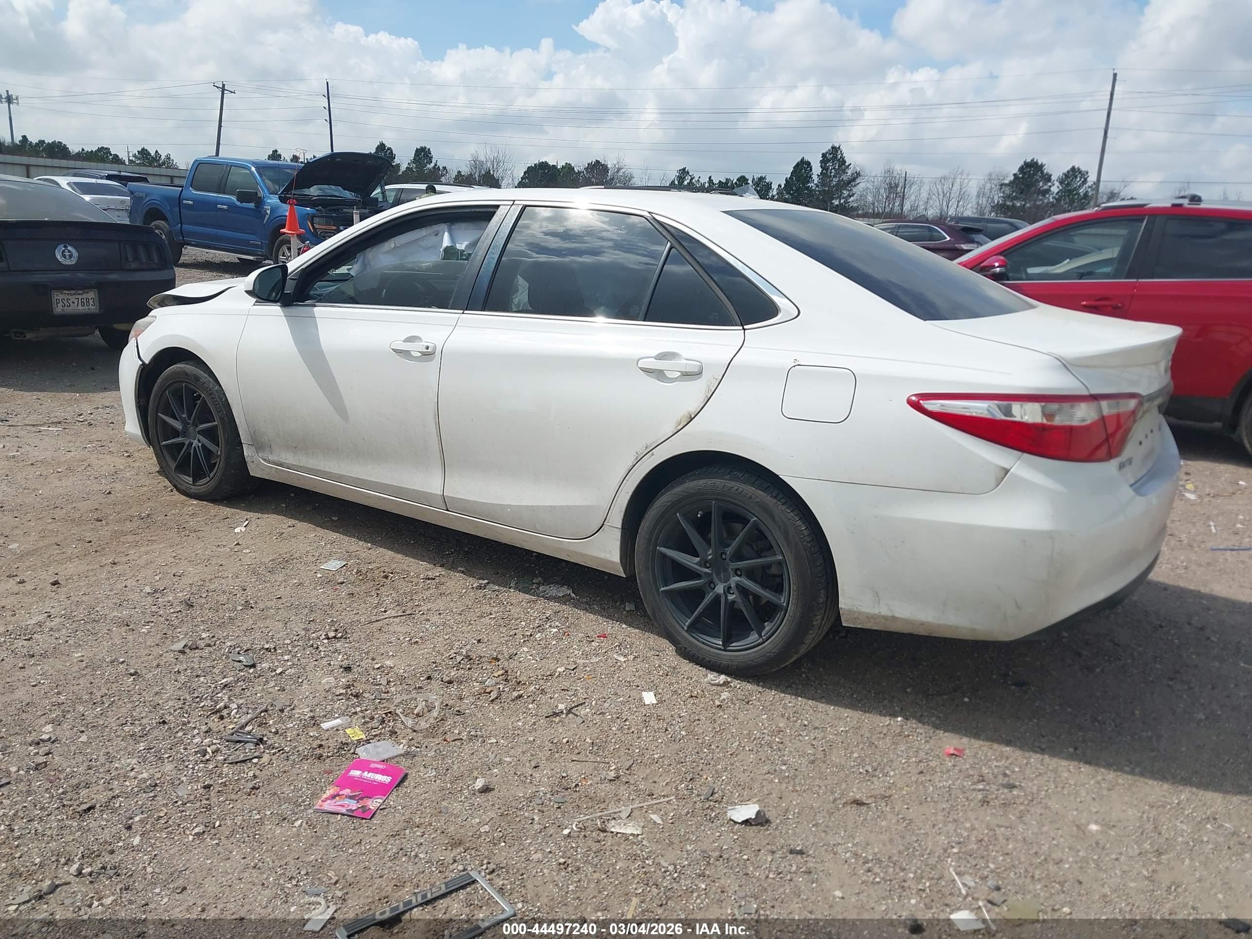 TOYOTA CAMRY image 3