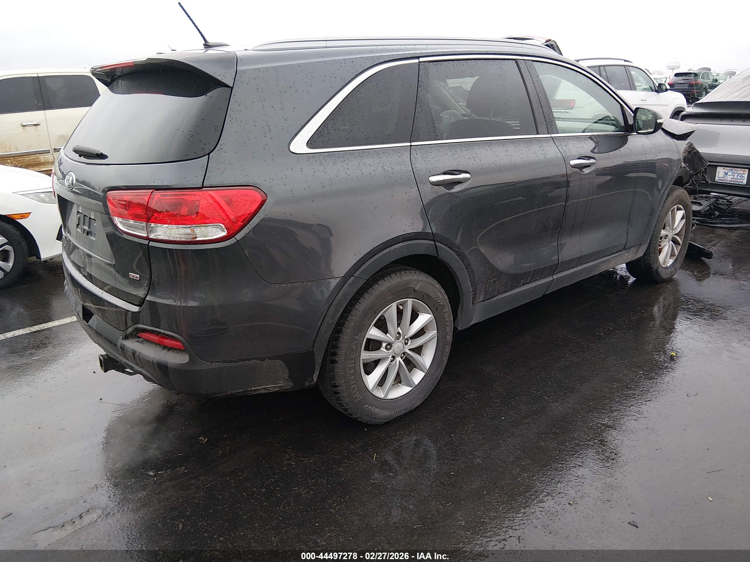 KIA SORENTO image 4