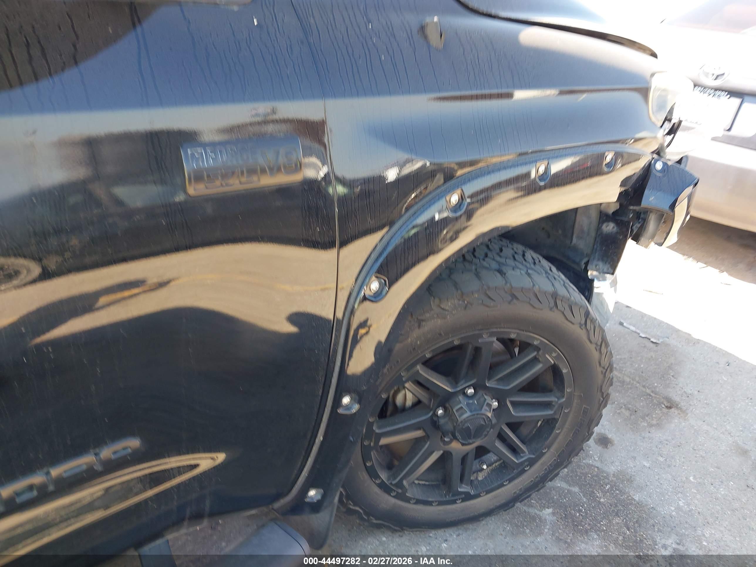 TOYOTA TUNDRA image 6