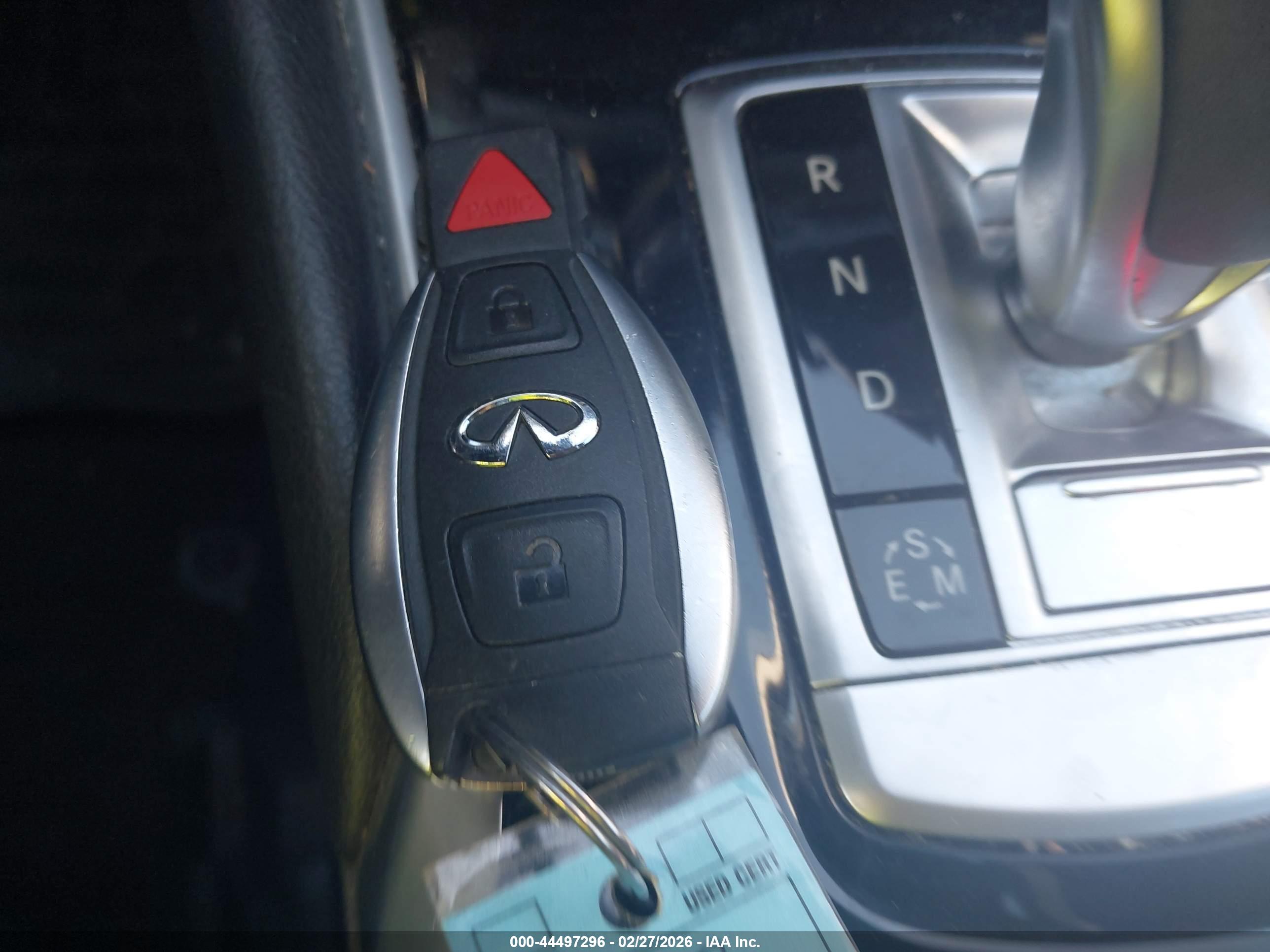 INFINITI QX30 image 11