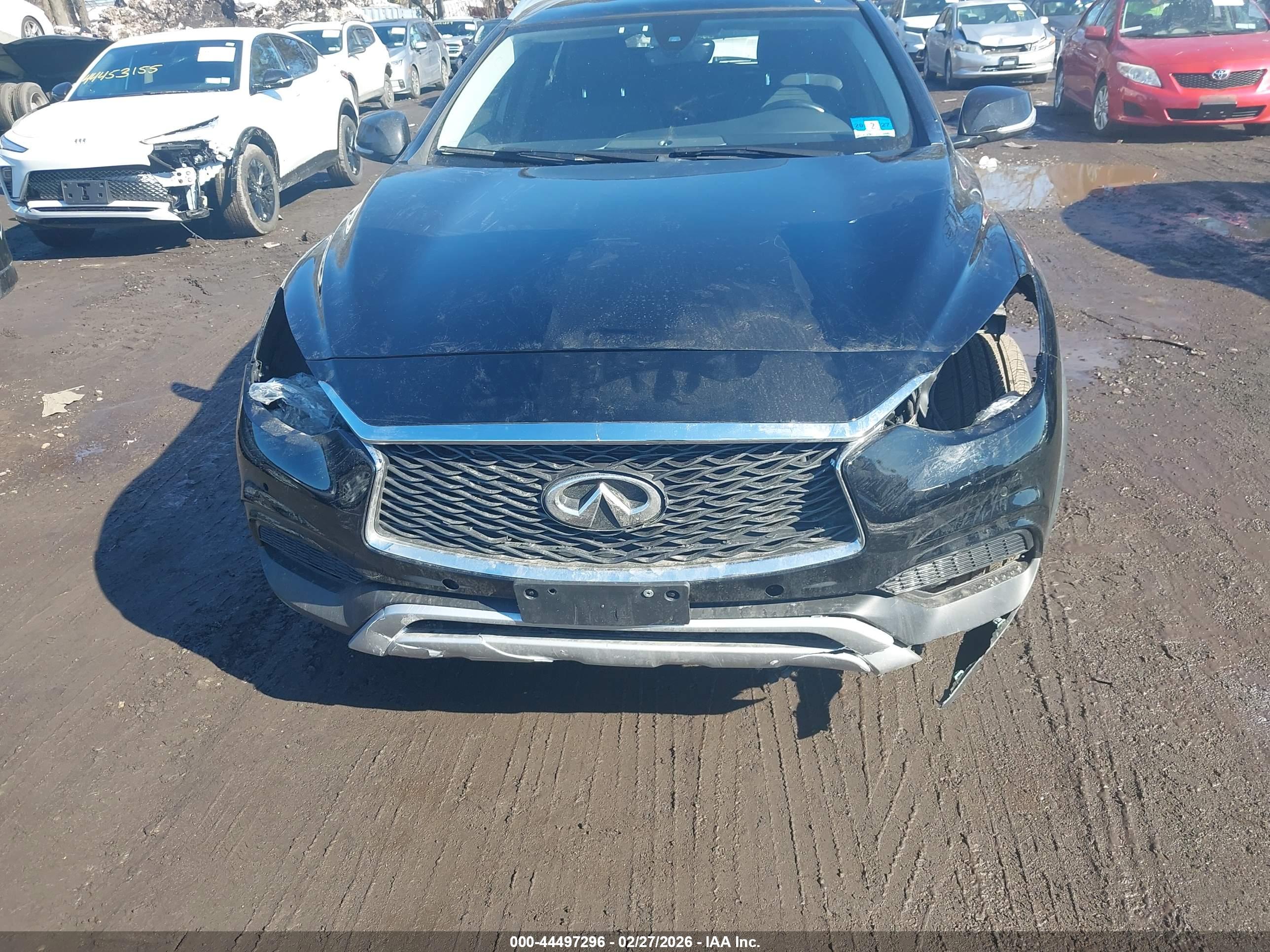 INFINITI QX30 image 6