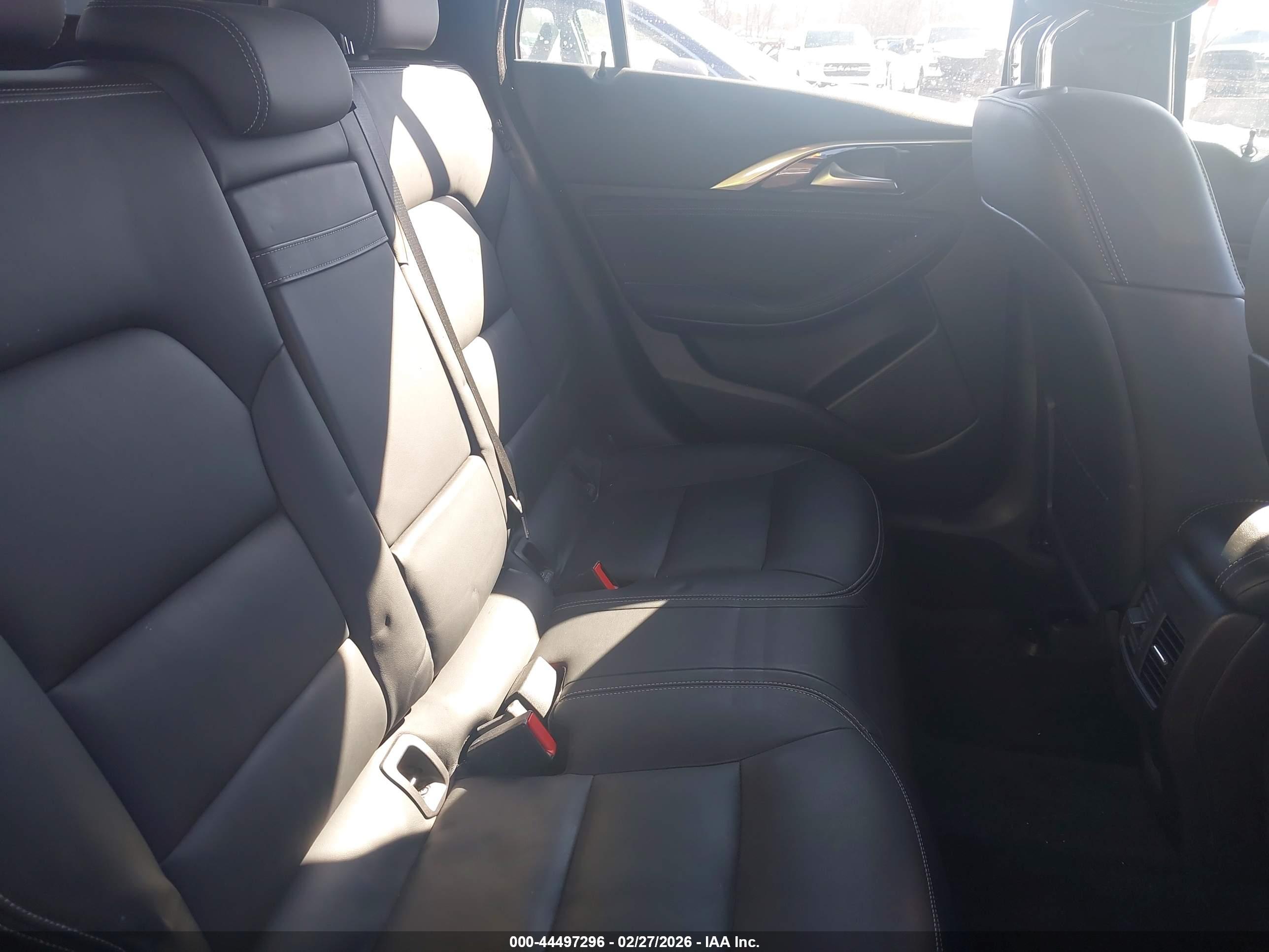 INFINITI QX30 image 8