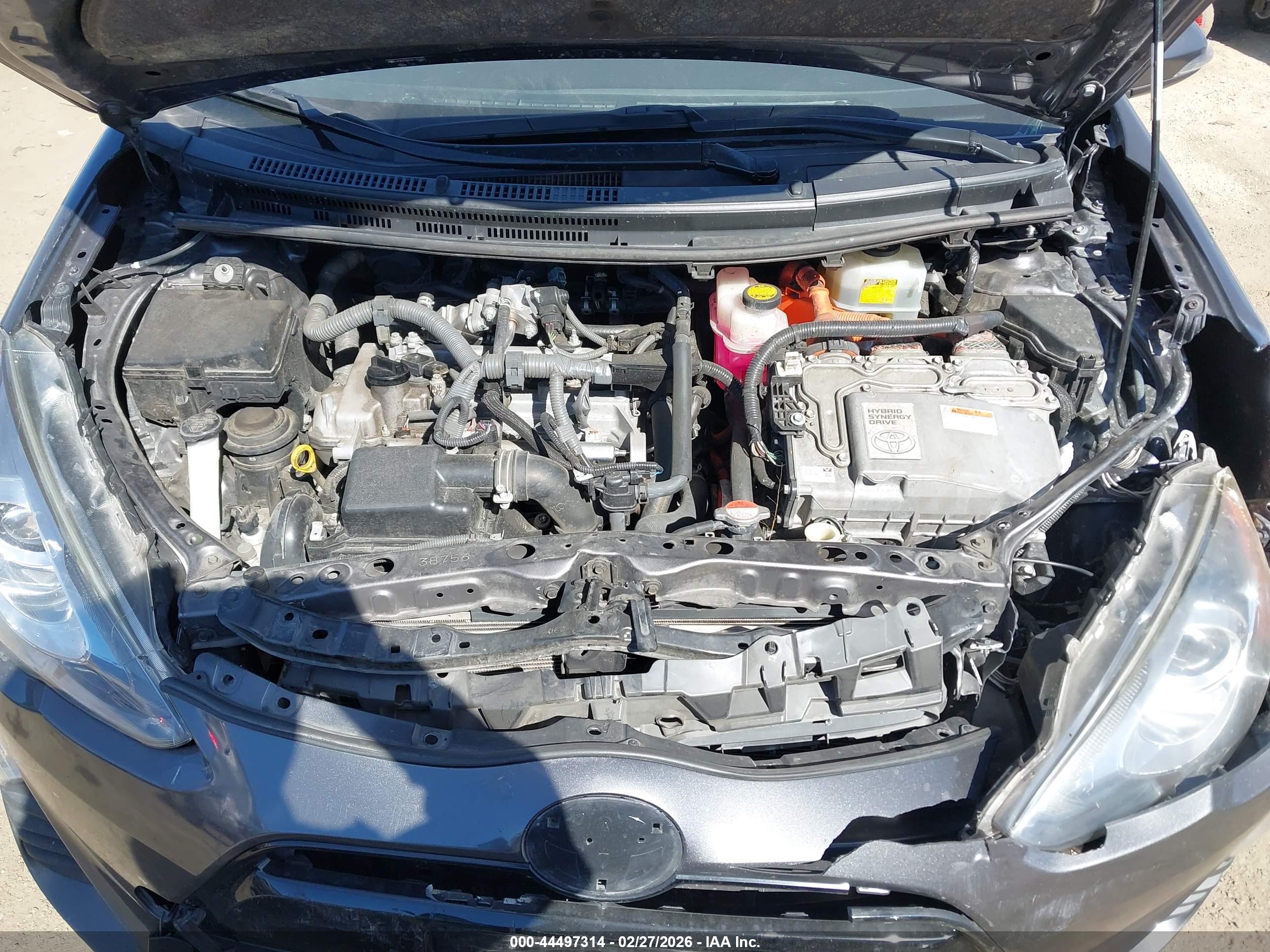 TOYOTA PRIUS image 10