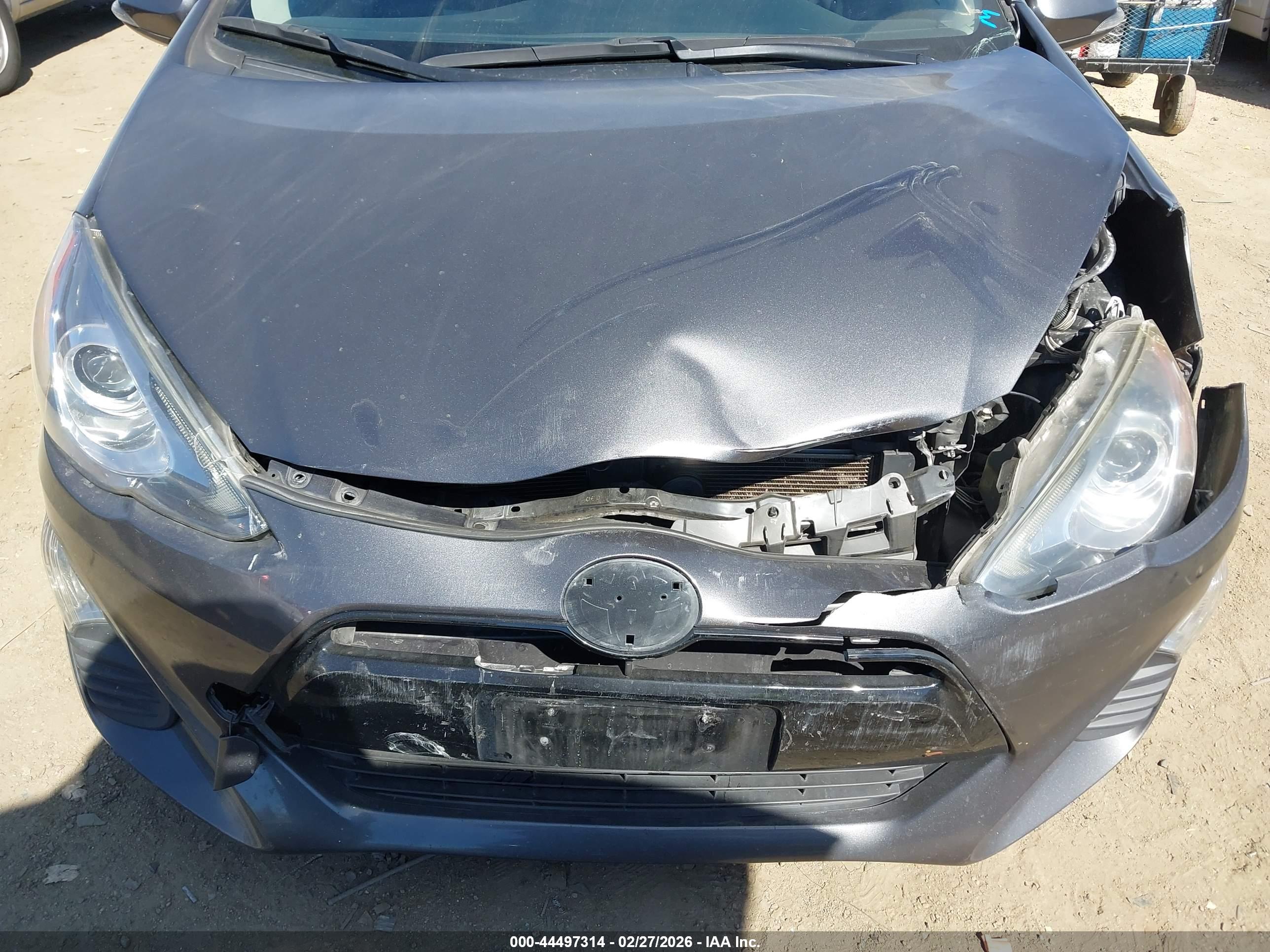 TOYOTA PRIUS image 6