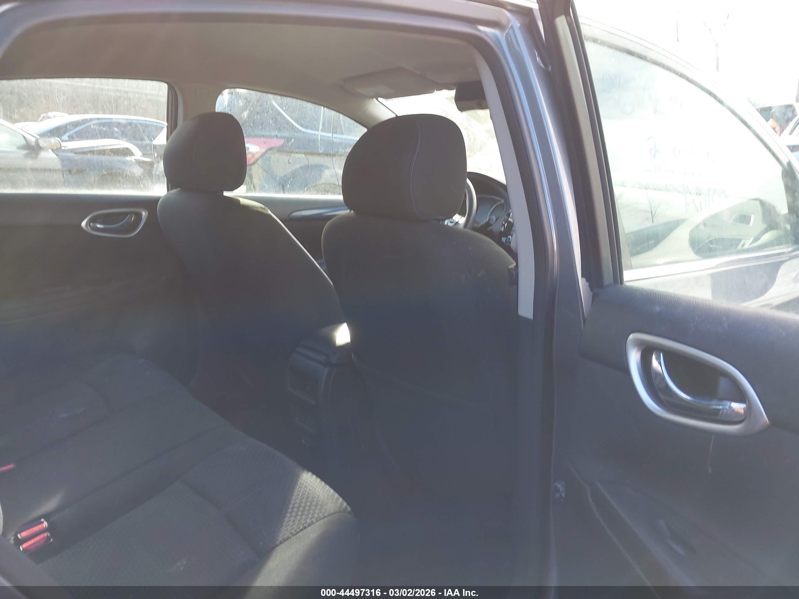 NISSAN SENTRA image 8